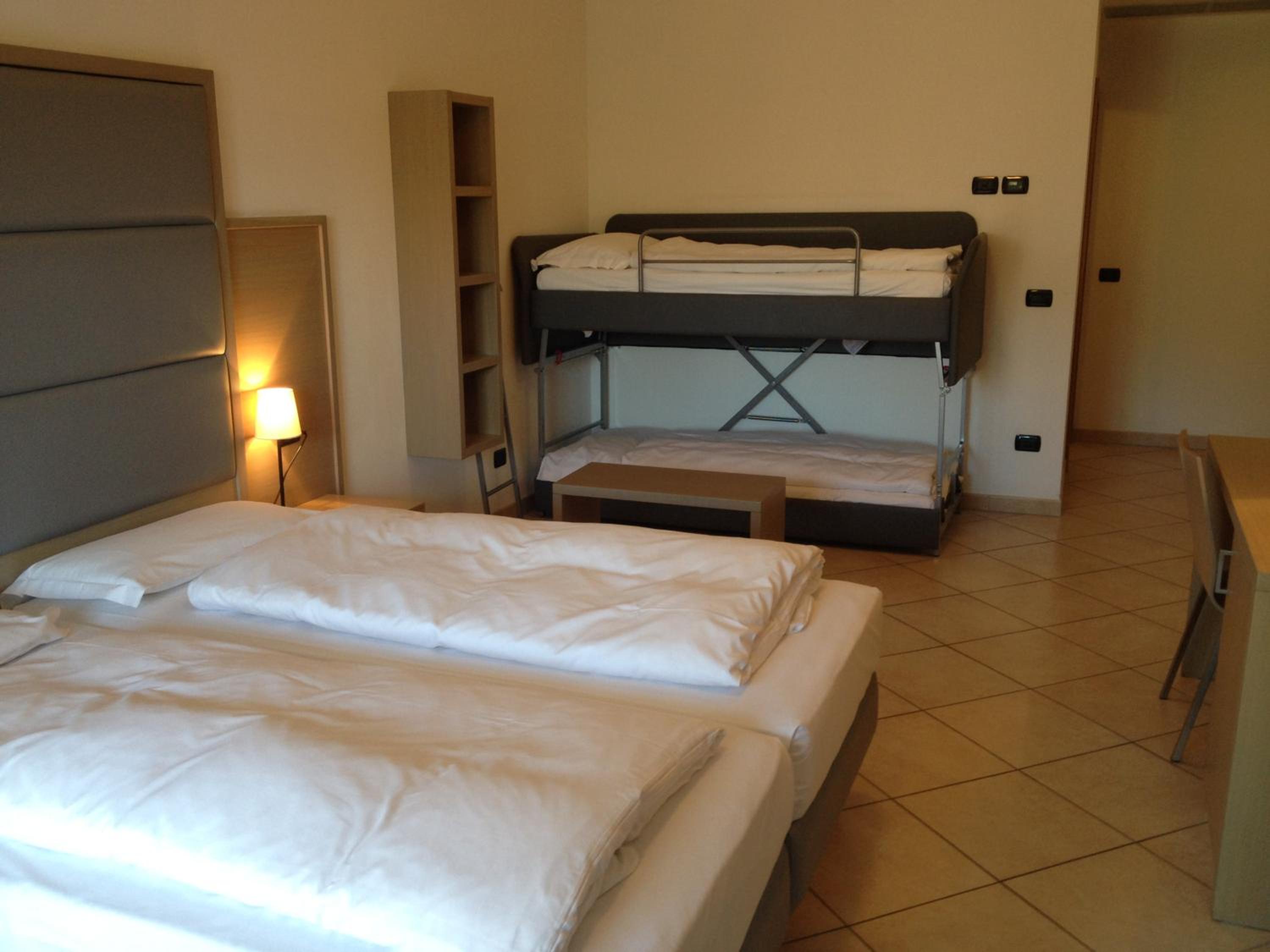 Quadruple Room with Balcony photo 3