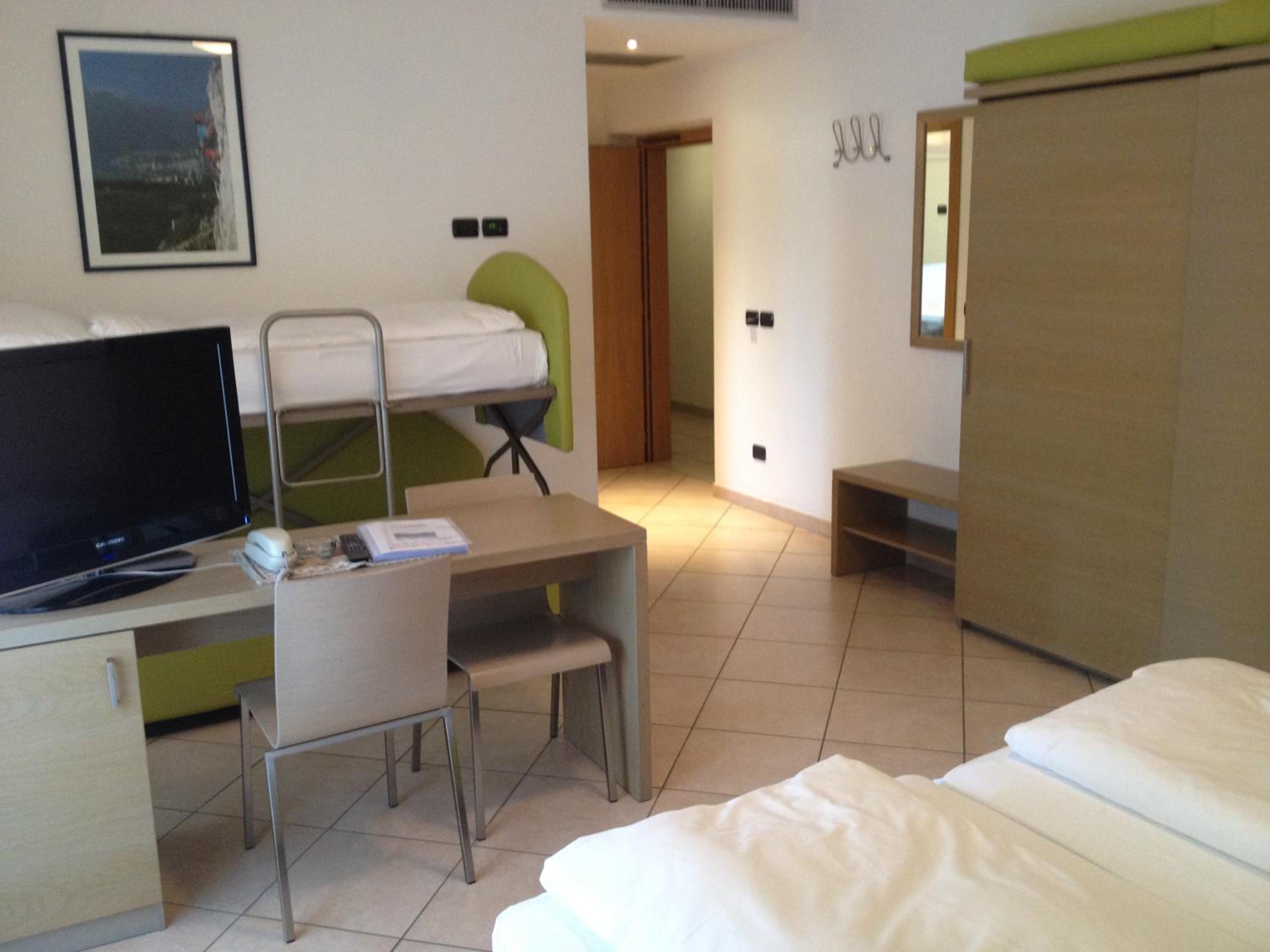 Triple Room with Terrace photo 2