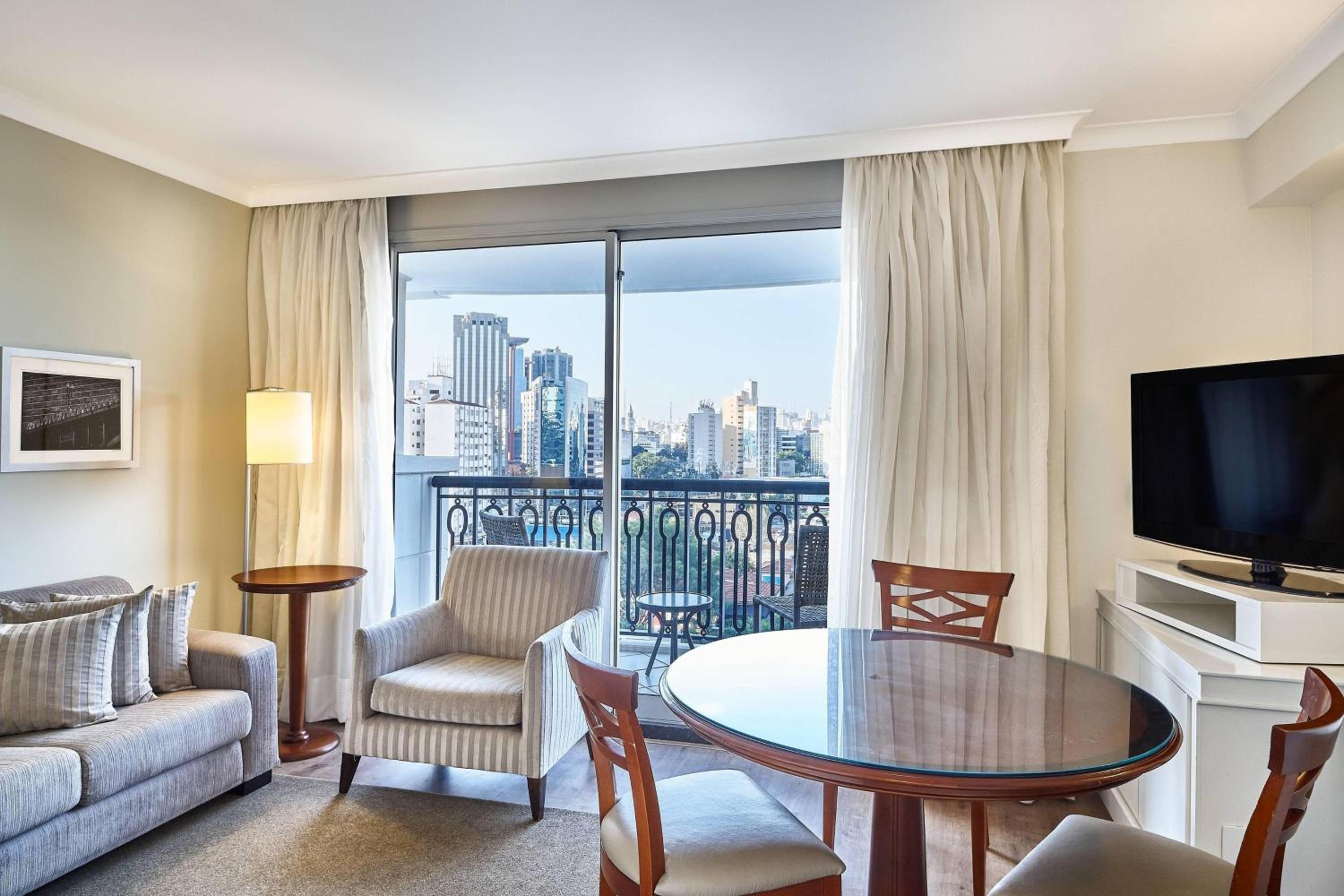 Two-Bedroom Apartment with Balcony and City View