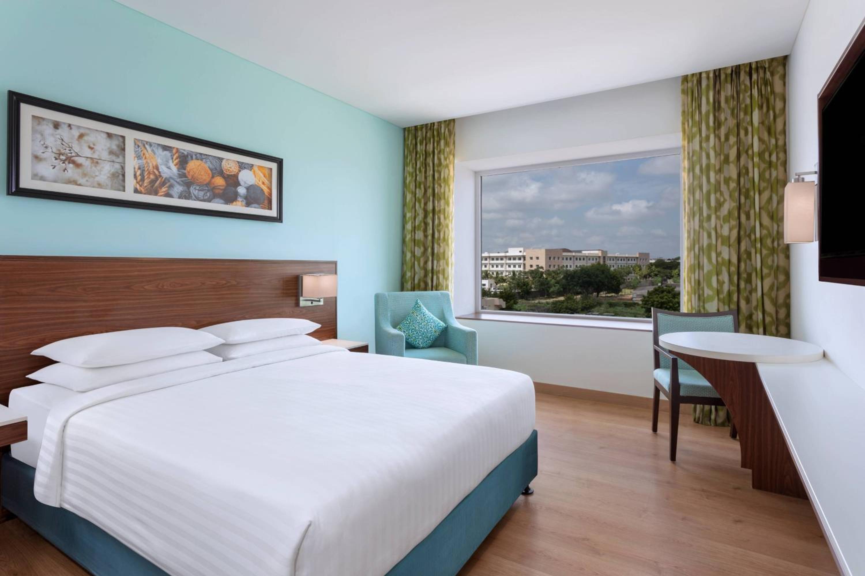 Premium Queen Guest Room - 20% Discount on F&B and Two ways Airport Transfers photo 2