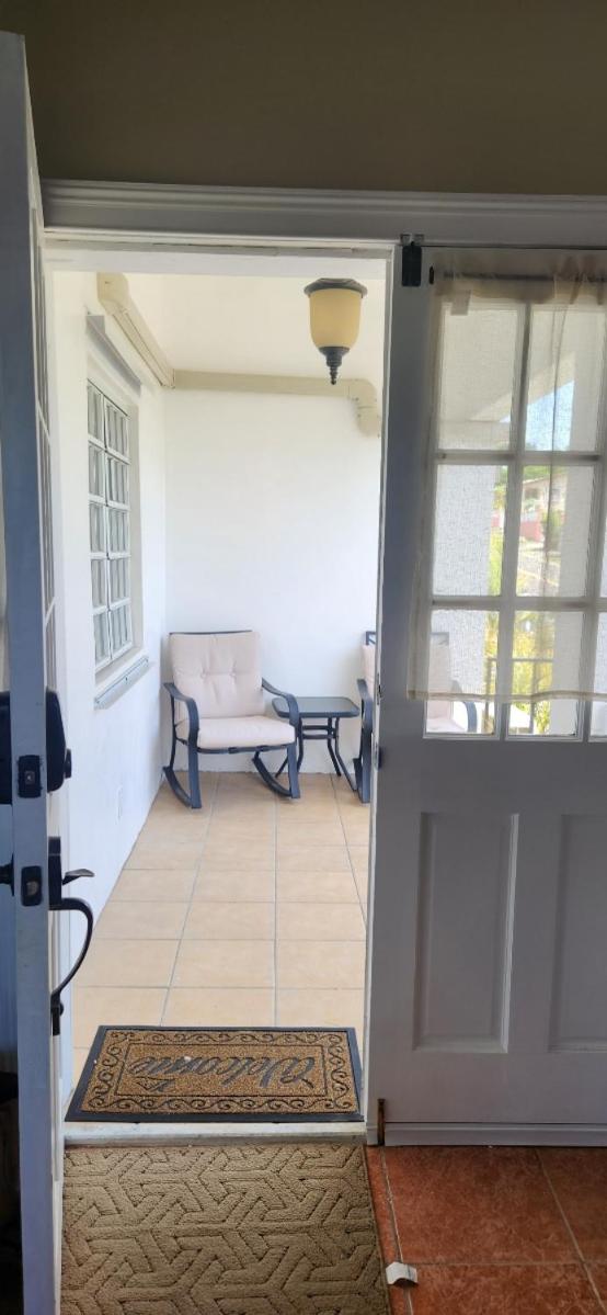 Three-Bedroom House photo 2