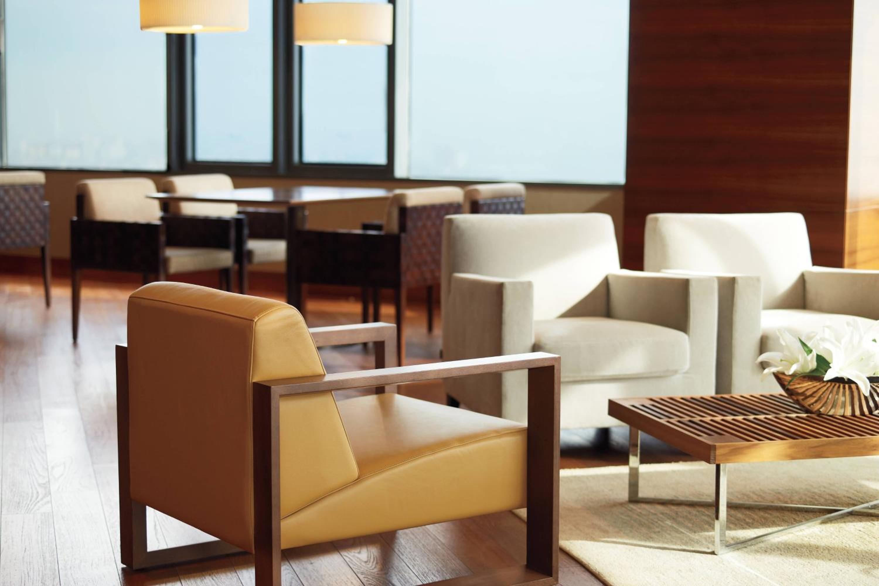 Park Suite with Club Lounge Access and Sea View