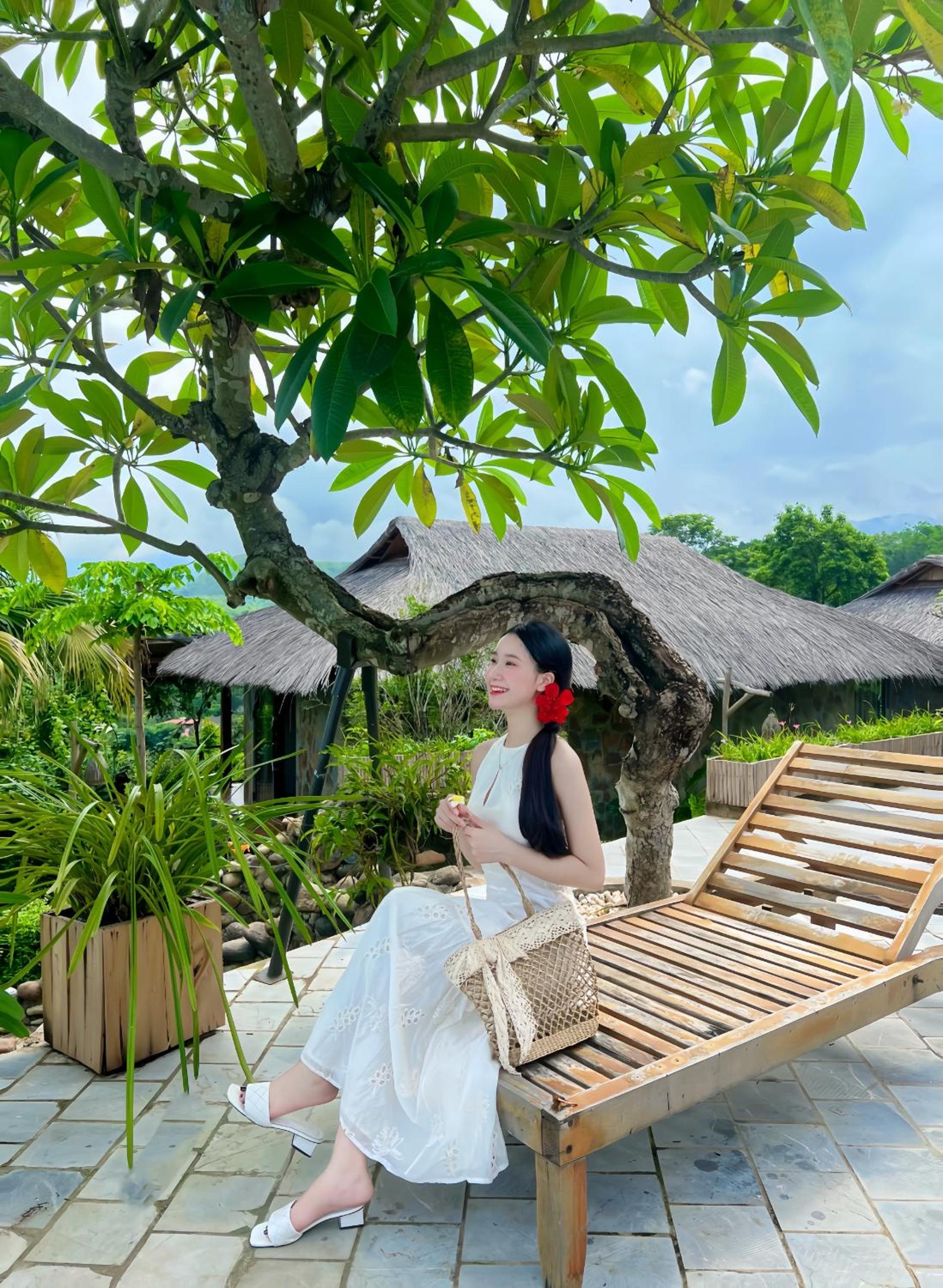Bungalow with Garden View - Photo 3