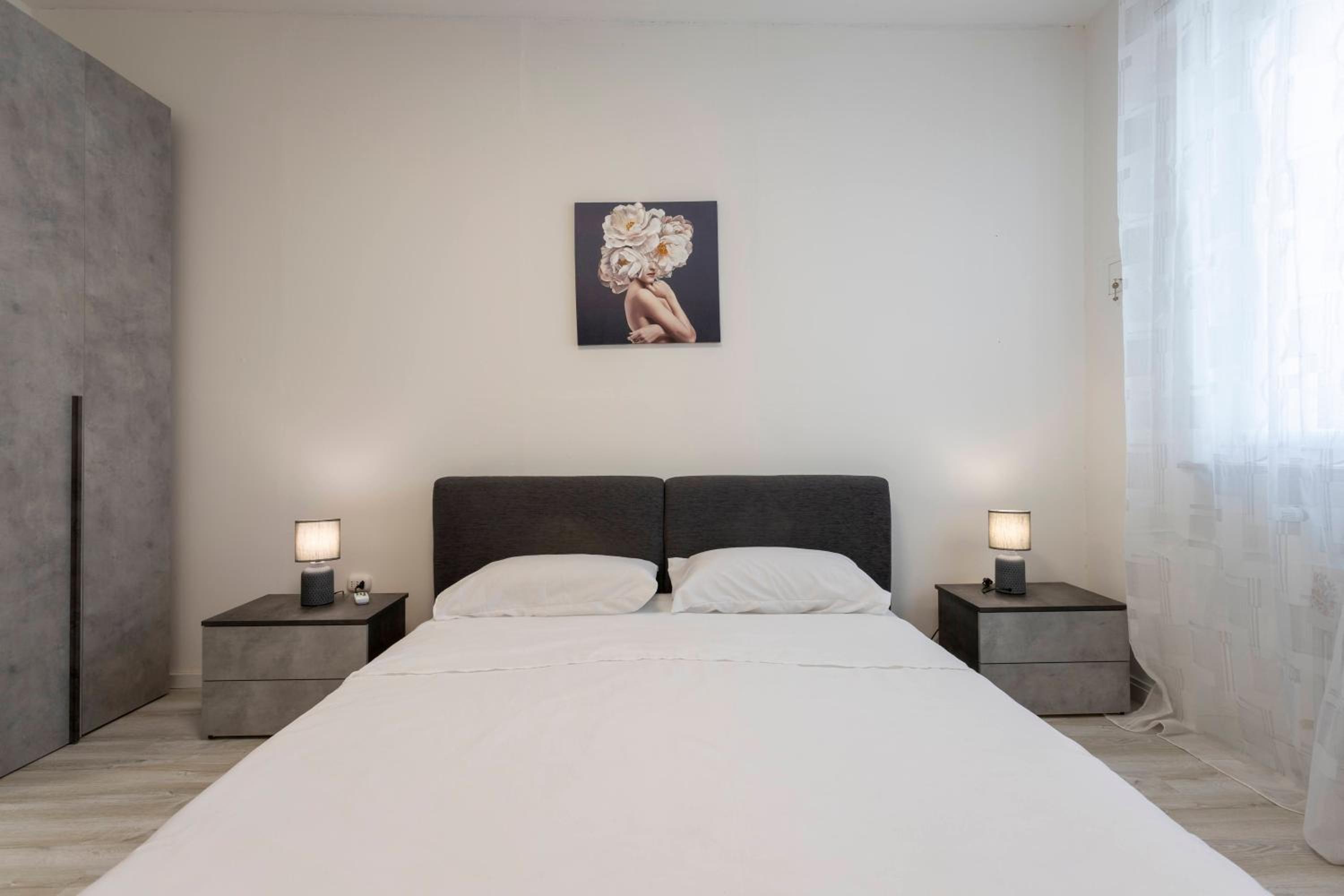 Superior One-Bedroom Apartment with Balcony
