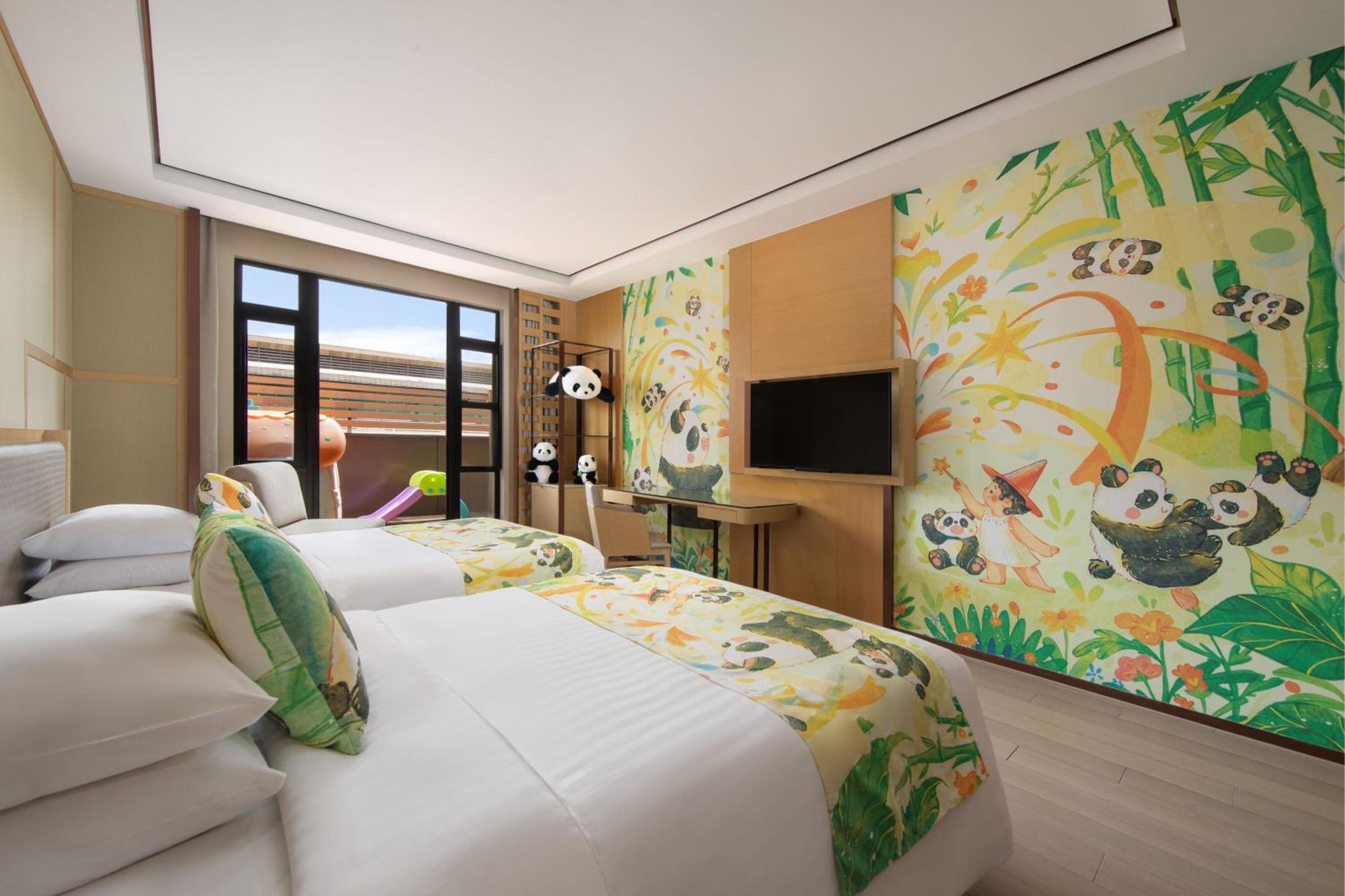 Premier Double Room with Two Double Beds and Balcony 1 photo 3