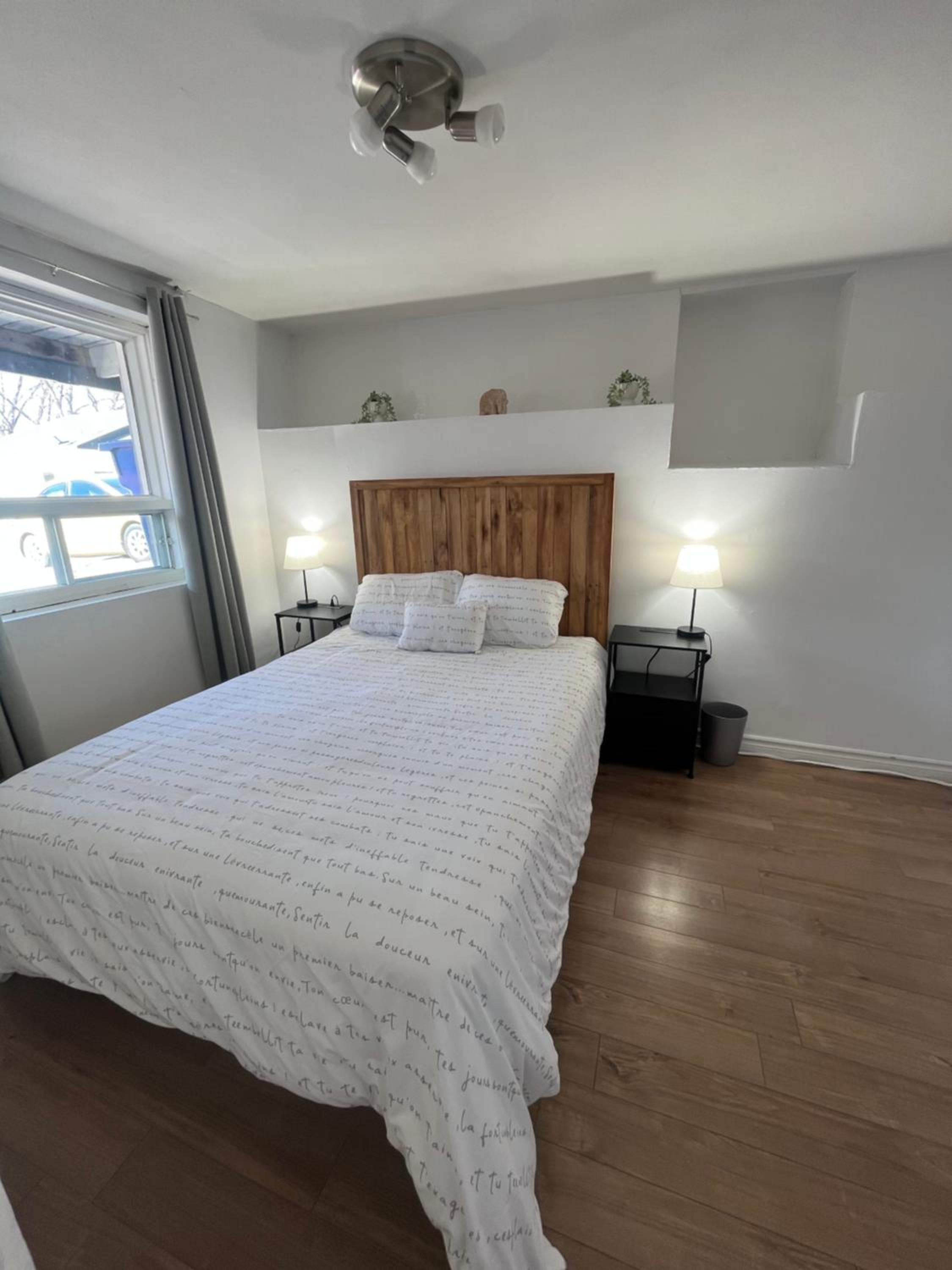 One-Bedroom Apartment photo 1