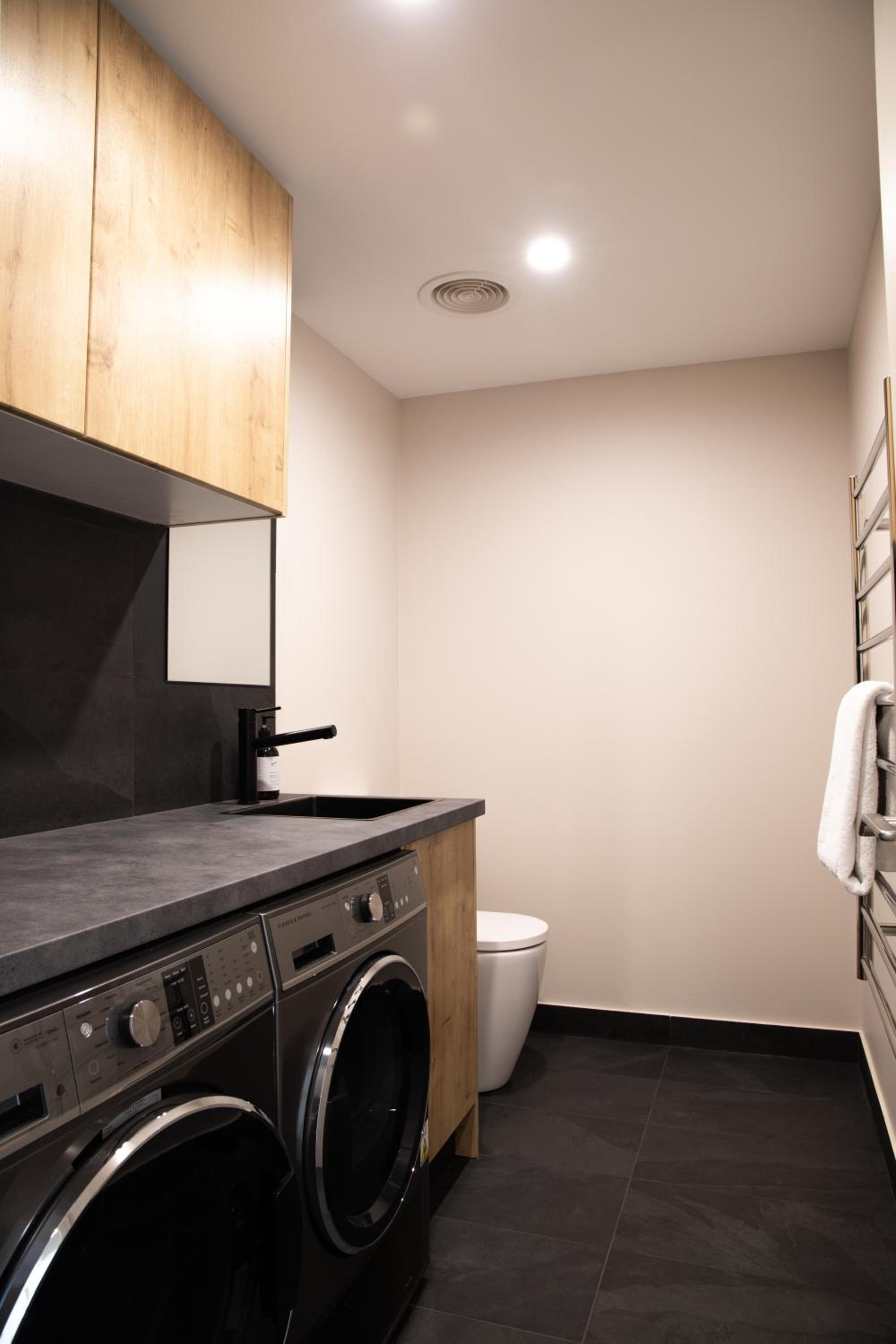 Three-Bedroom House photo 2