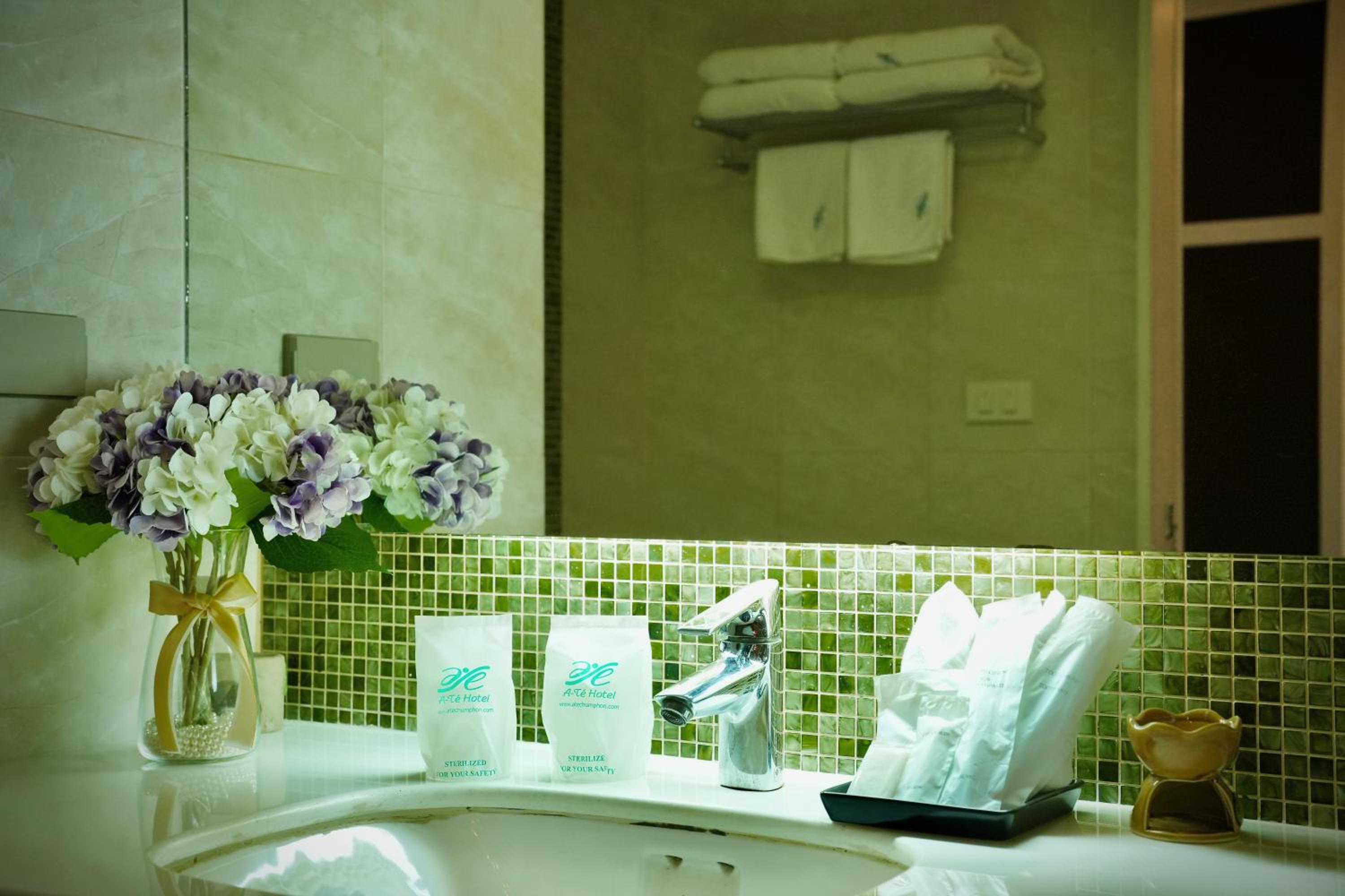 Deluxe Double Room with Pool Access - Photo 2