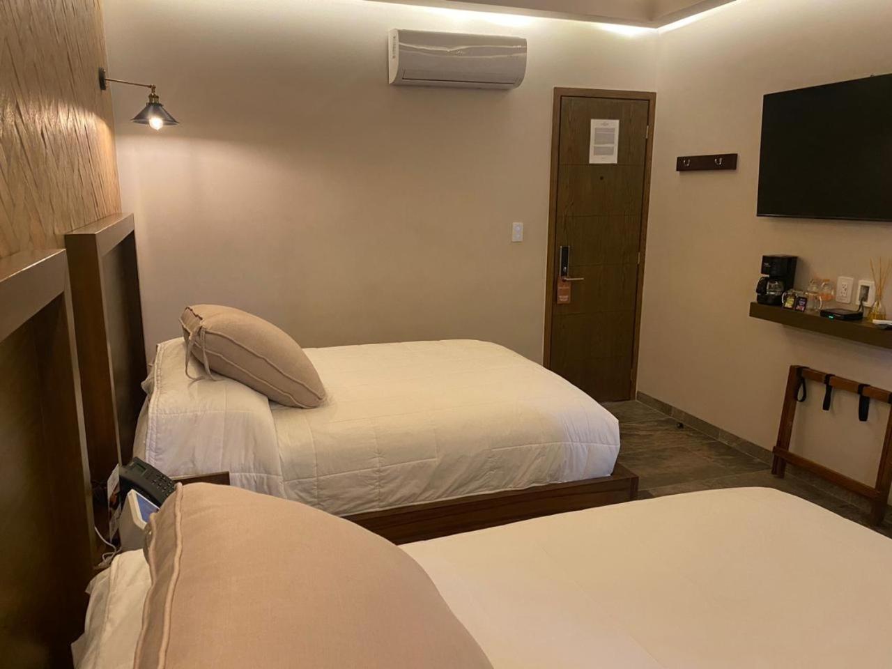 Double Room - Photo 6