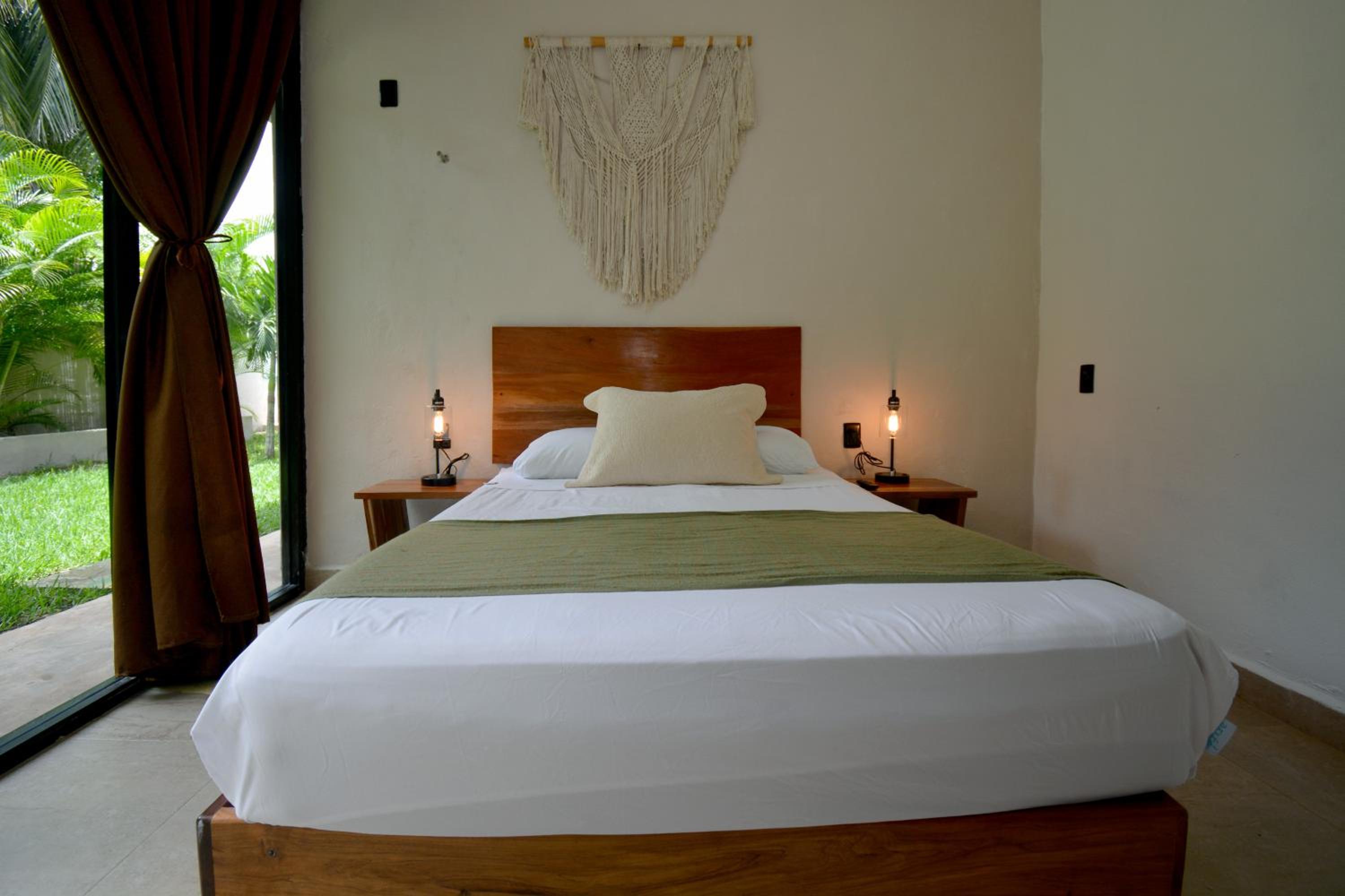 Double Room with Private Bathroom - Photo 7