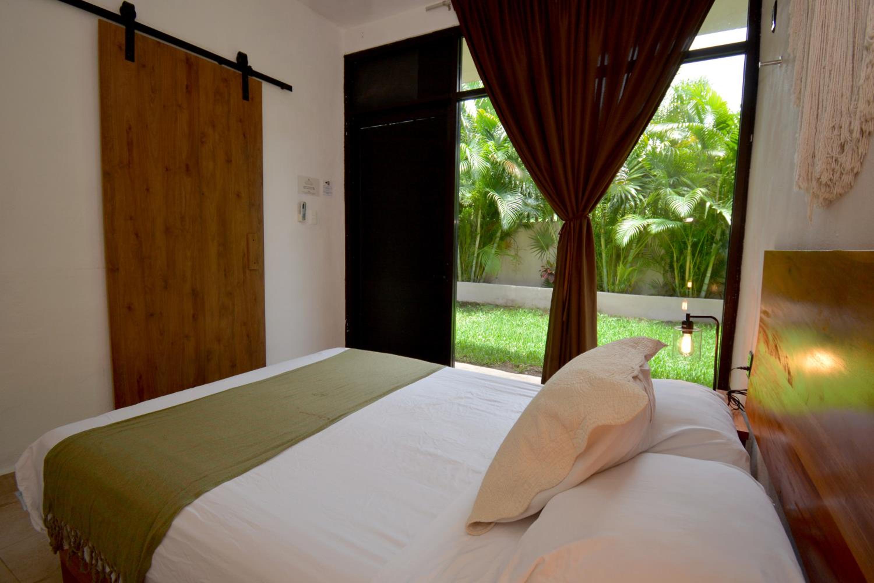 Double Room with Private Bathroom - Photo 4
