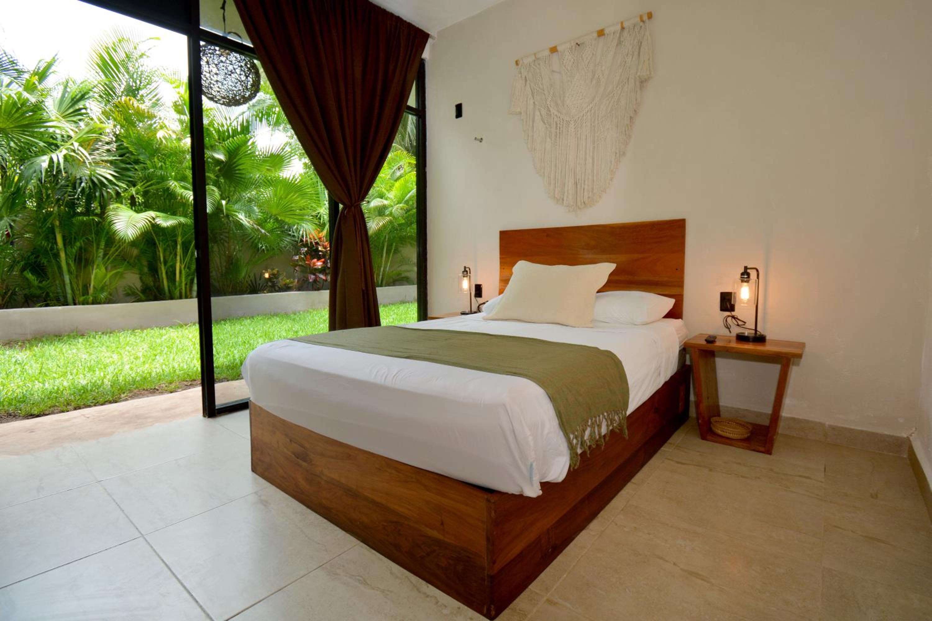 Double Room with Private Bathroom - Photo 3