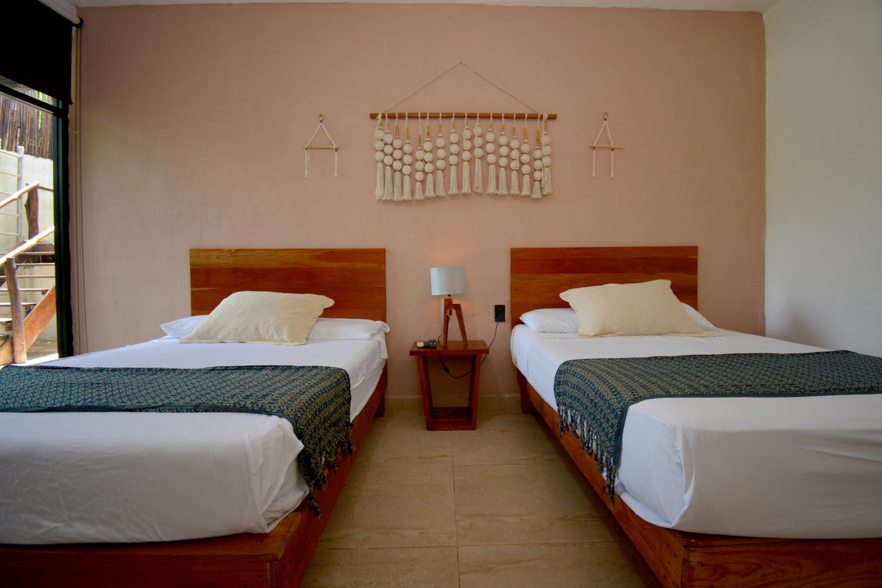 Quadruple Room with Garden View - Photo 5