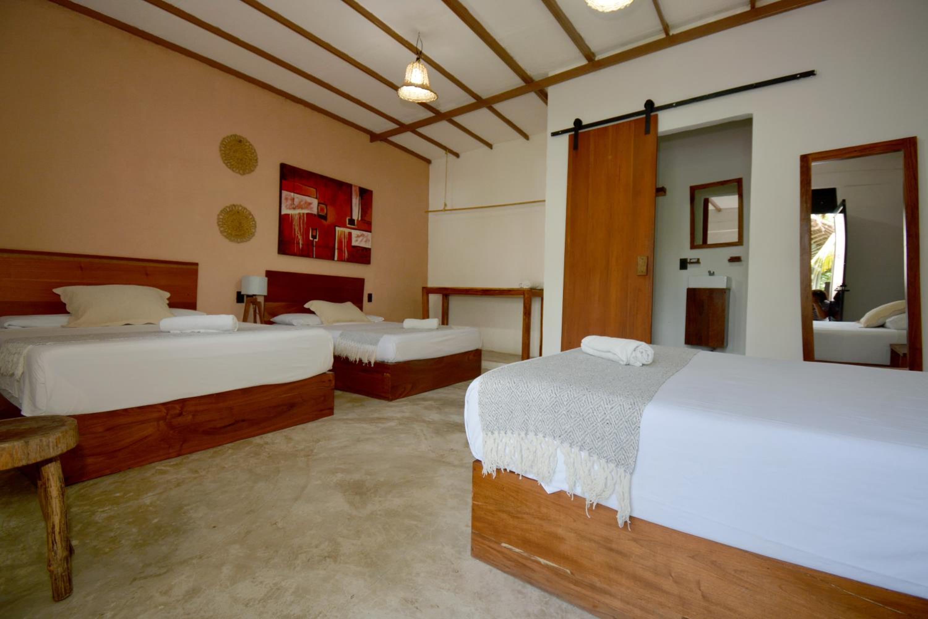 Family Room with Private Bathroom - Photo 3