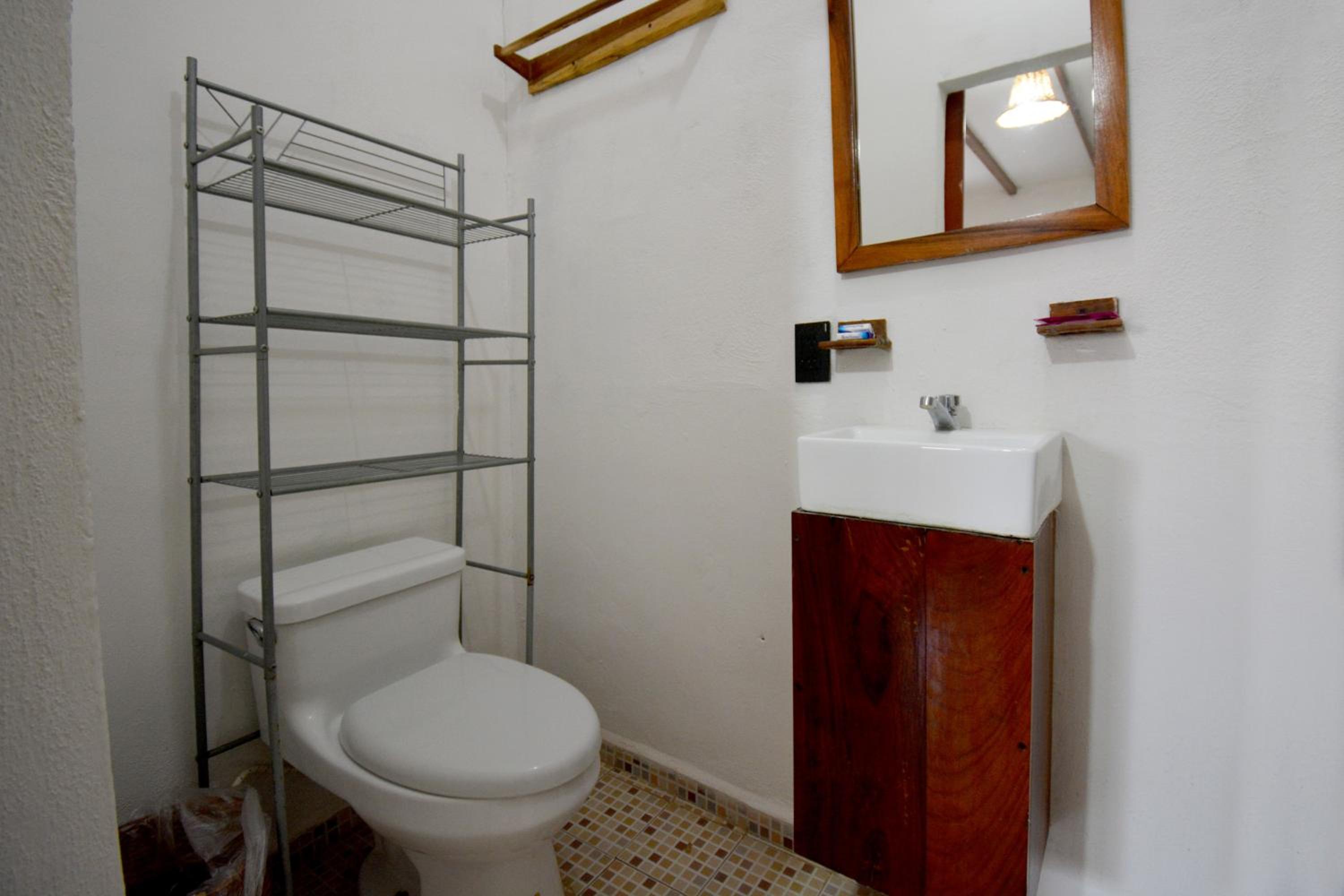 Family Room with Private Bathroom - Photo 4