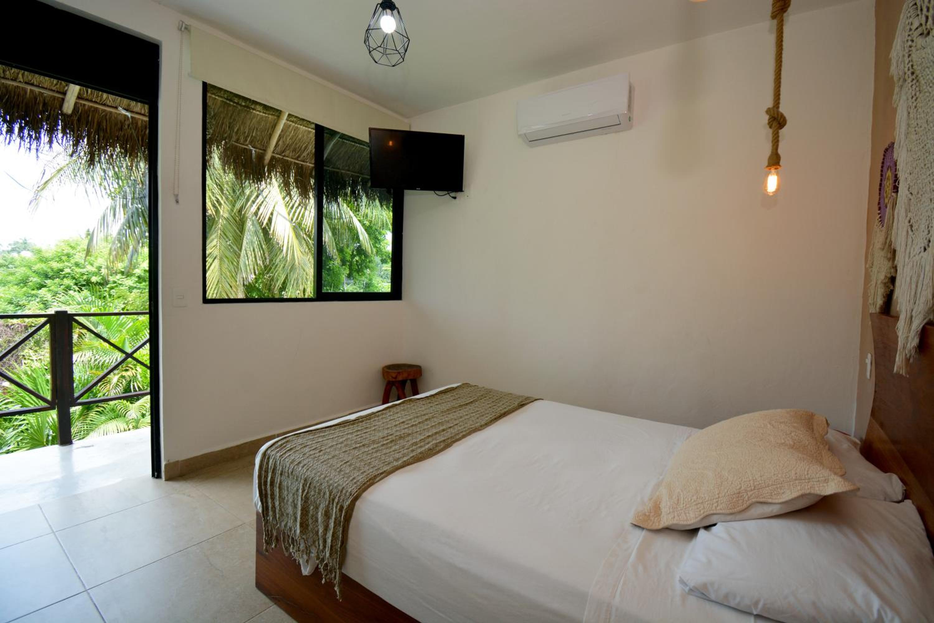 Double Room with Private Bathroom photo 2