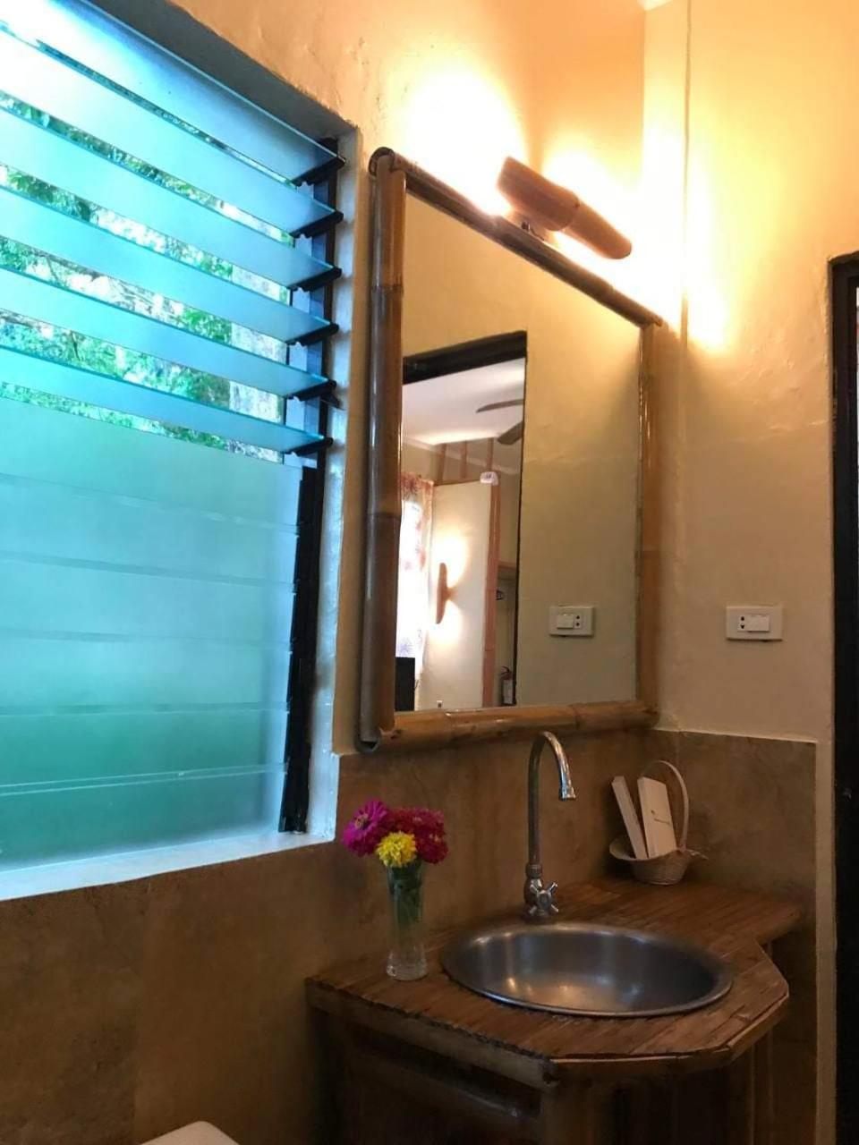 Deluxe King Studio - Photo 10