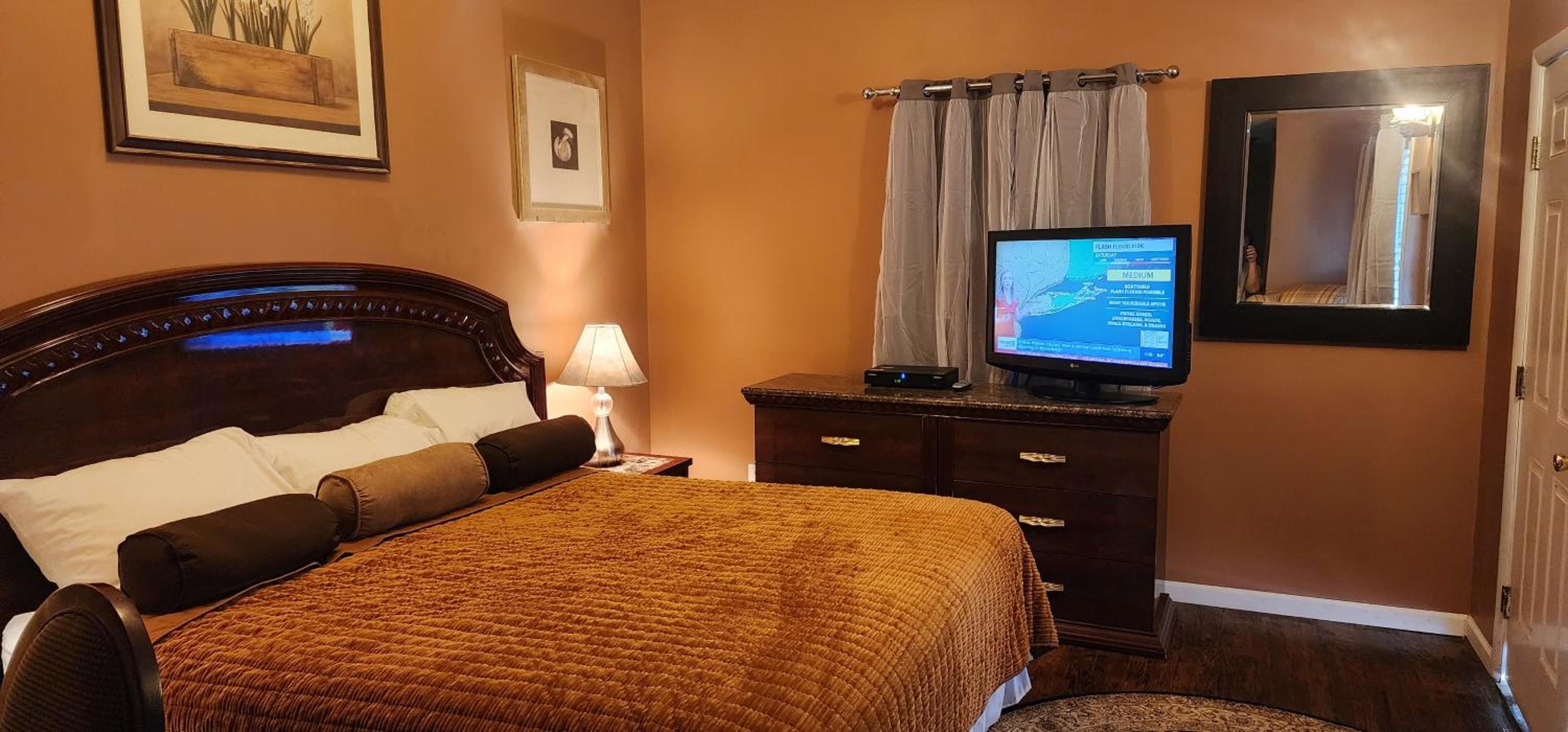 Deluxe King Room