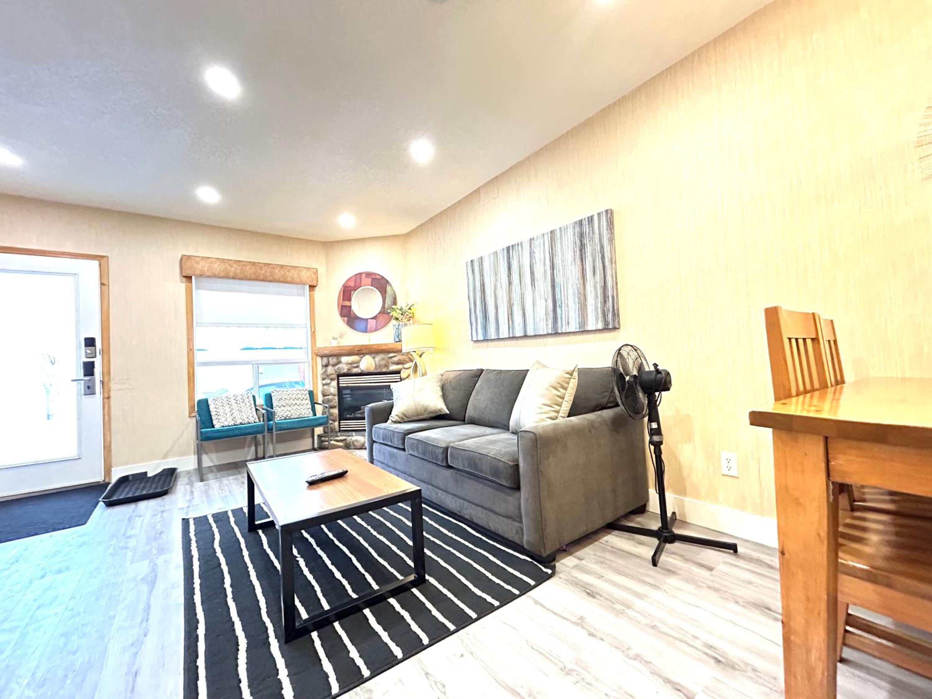 Two-Bedroom Townhouse photo 3