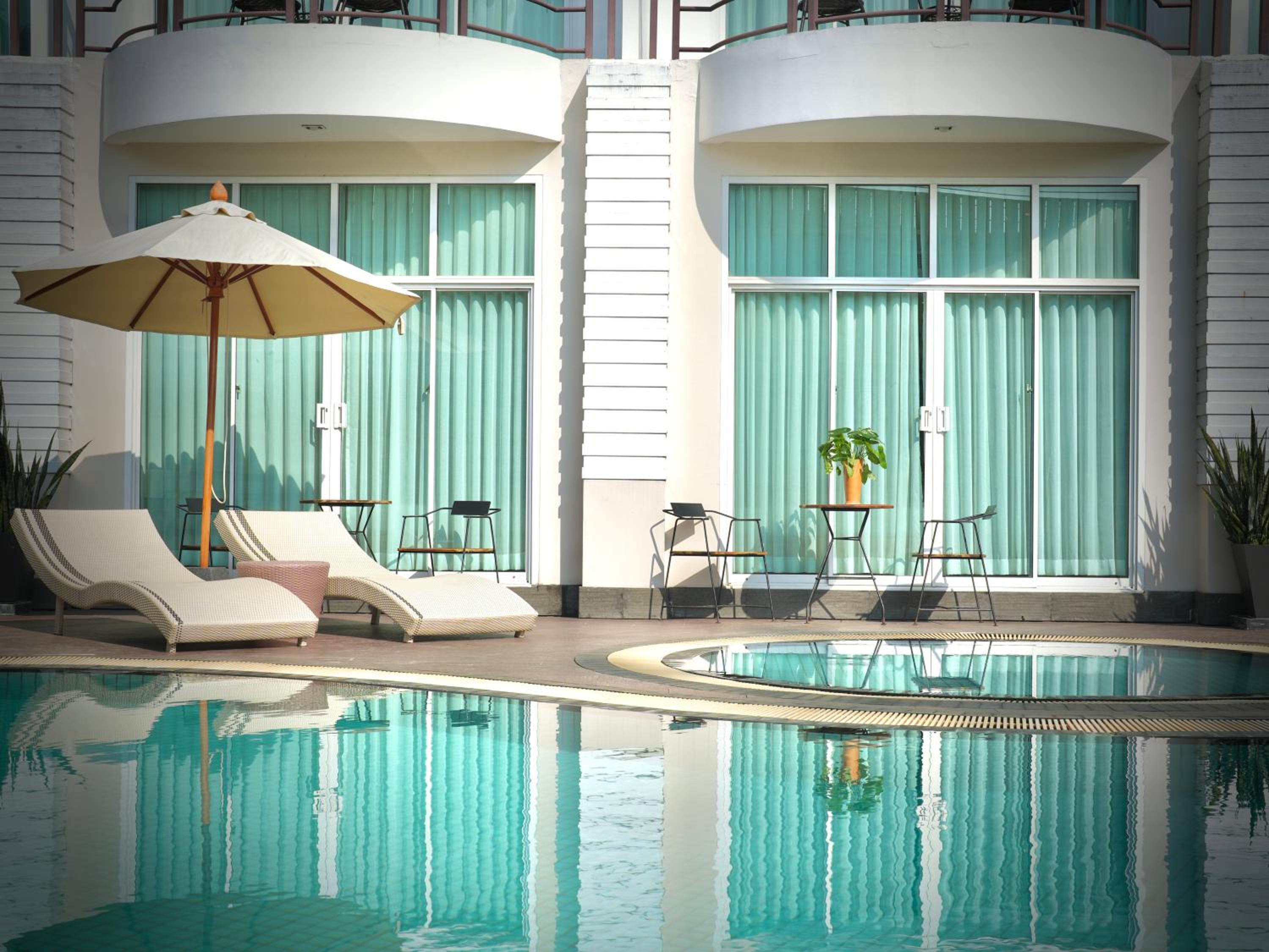 Deluxe Double Room with Pool Access - Photo 6
