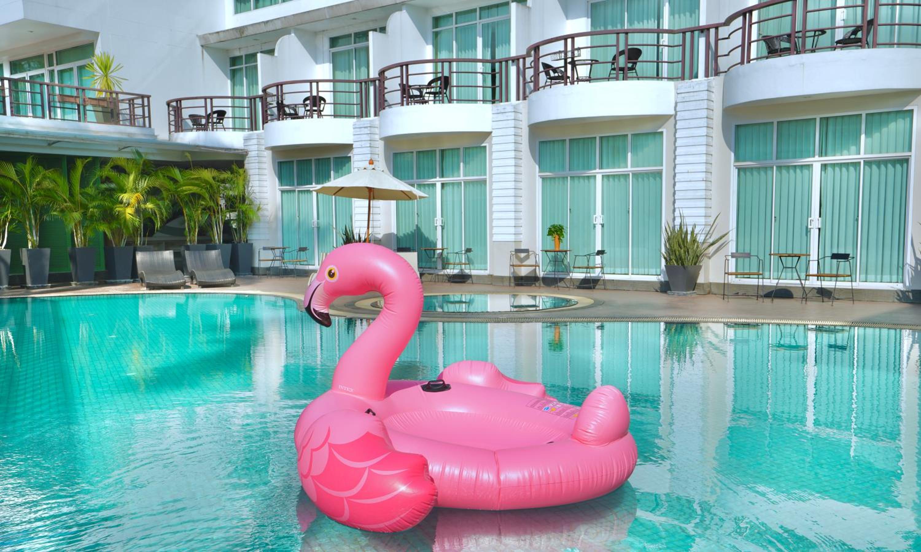 Deluxe Double Room with Pool Access - Photo 7