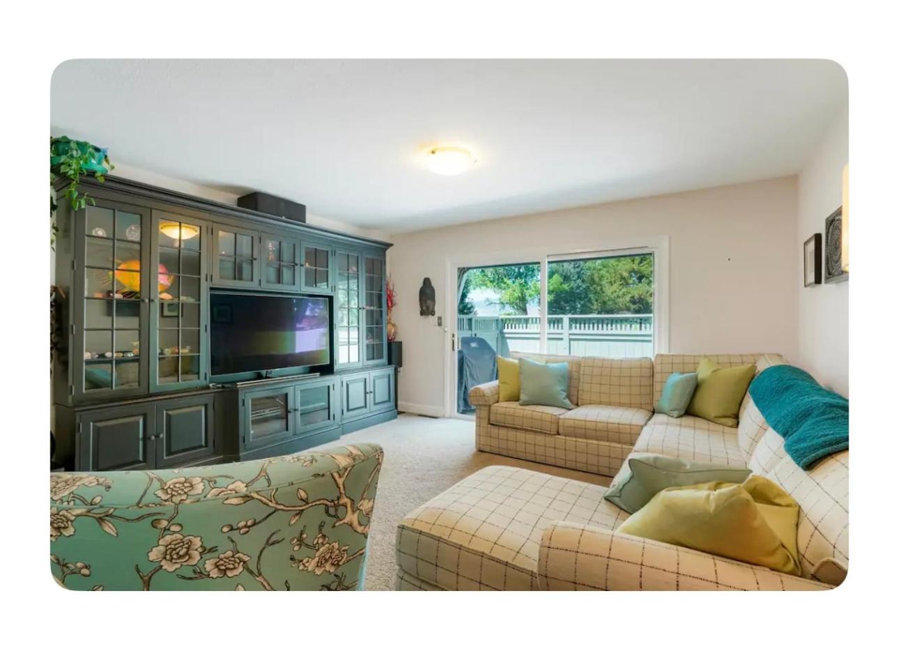 Three-Bedroom House photo 1