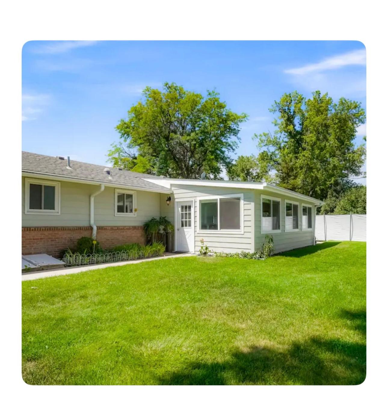 Three-Bedroom House photo 2