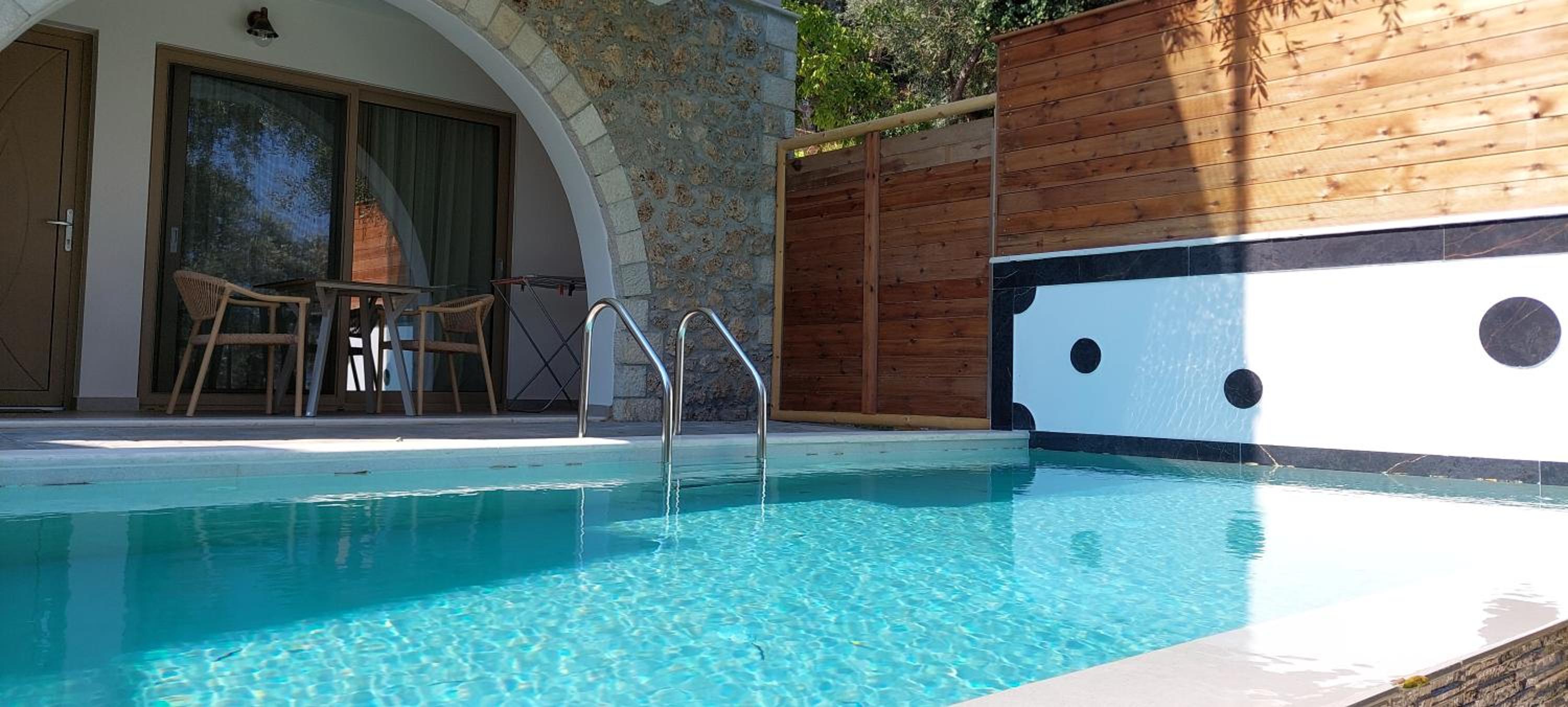 Junior Suite with Private Pool - Photo 10