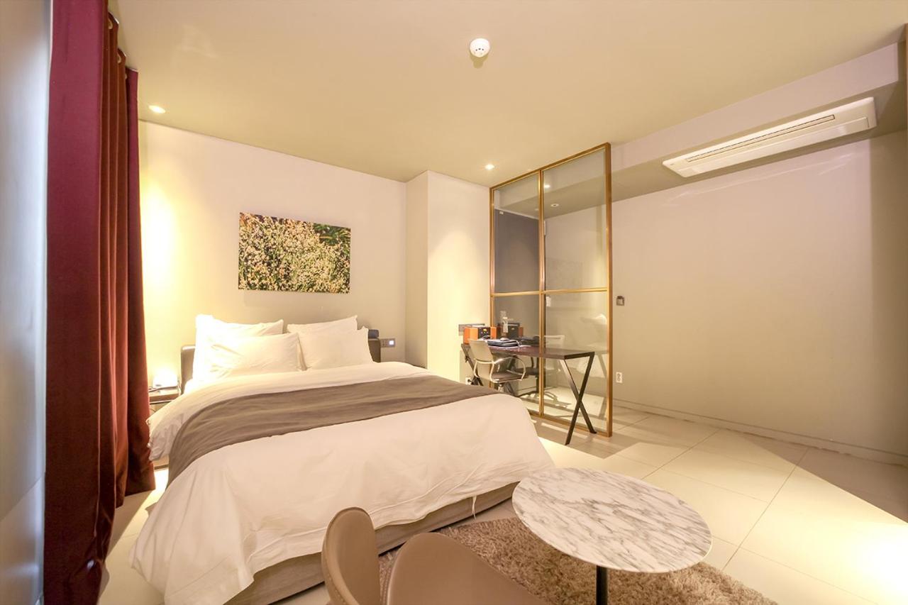 Deluxe Double Room - Photo 12