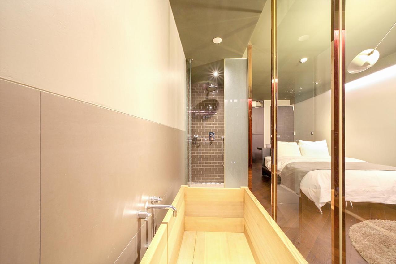 Standard Double Room - Photo 19