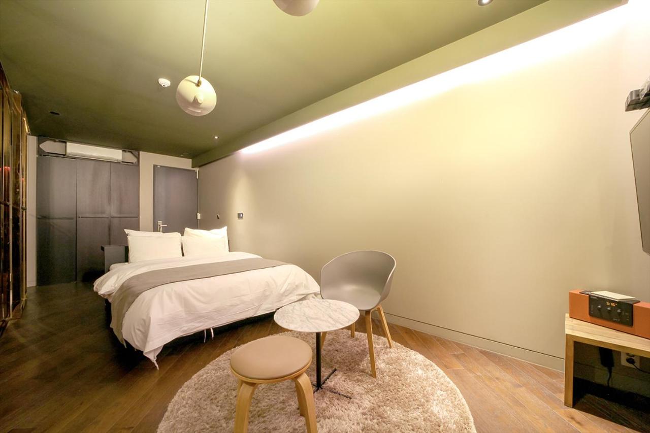Standard Double Room - Photo 22