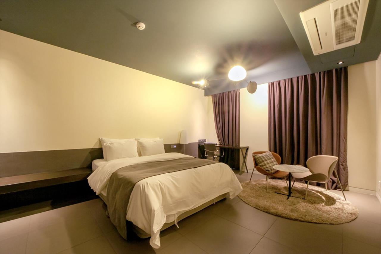 Standard Double Room - Photo 15