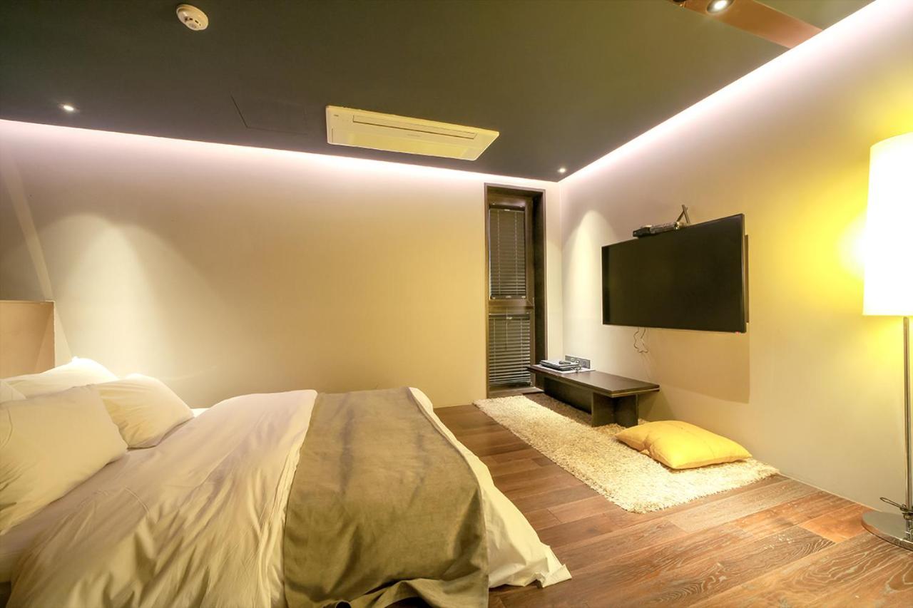 Standard Double Room - Photo 32
