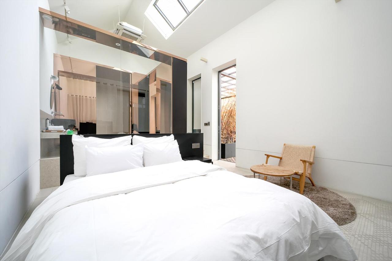 Double Room with Private External Bathroom photo 3