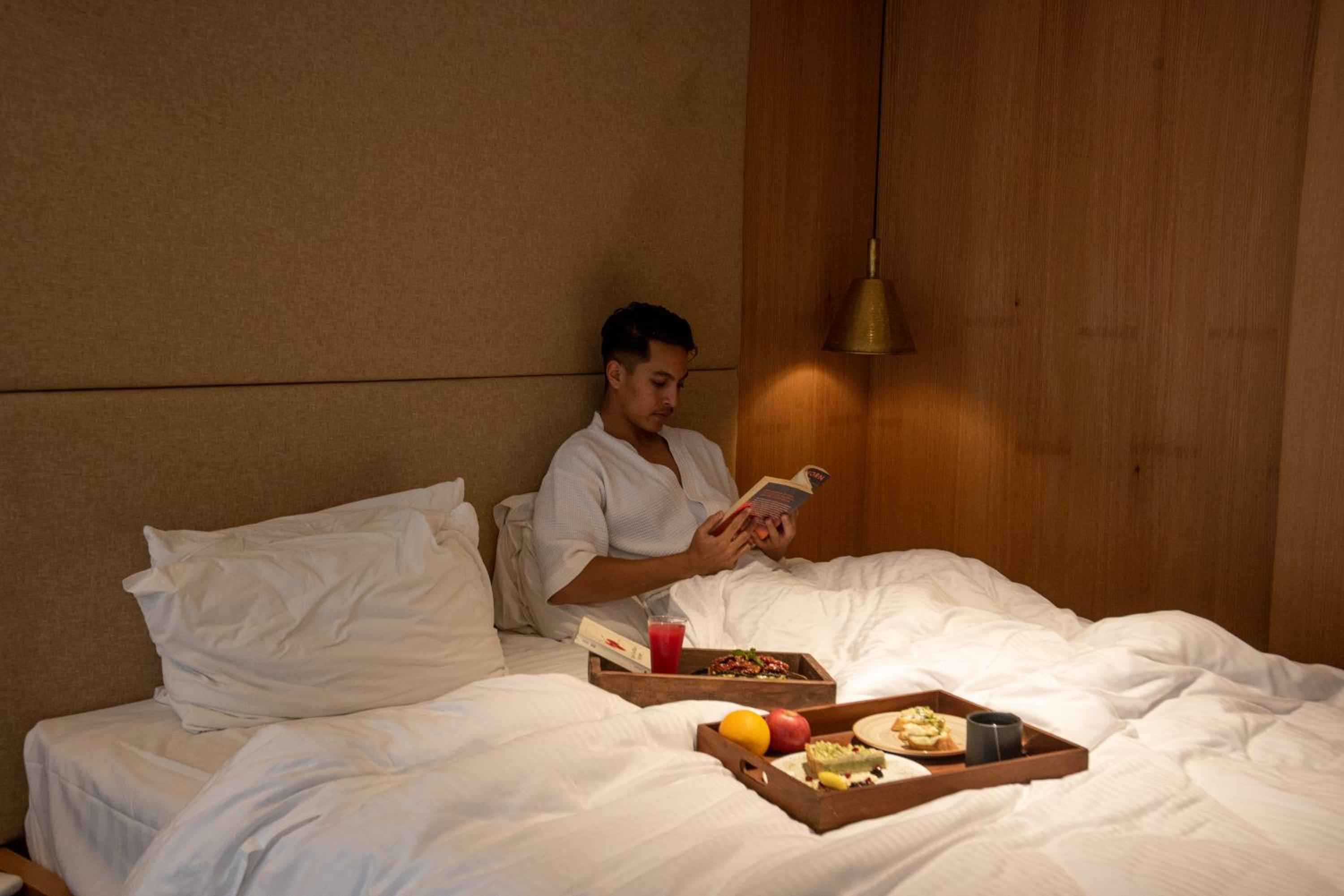 Suite - Photo 9