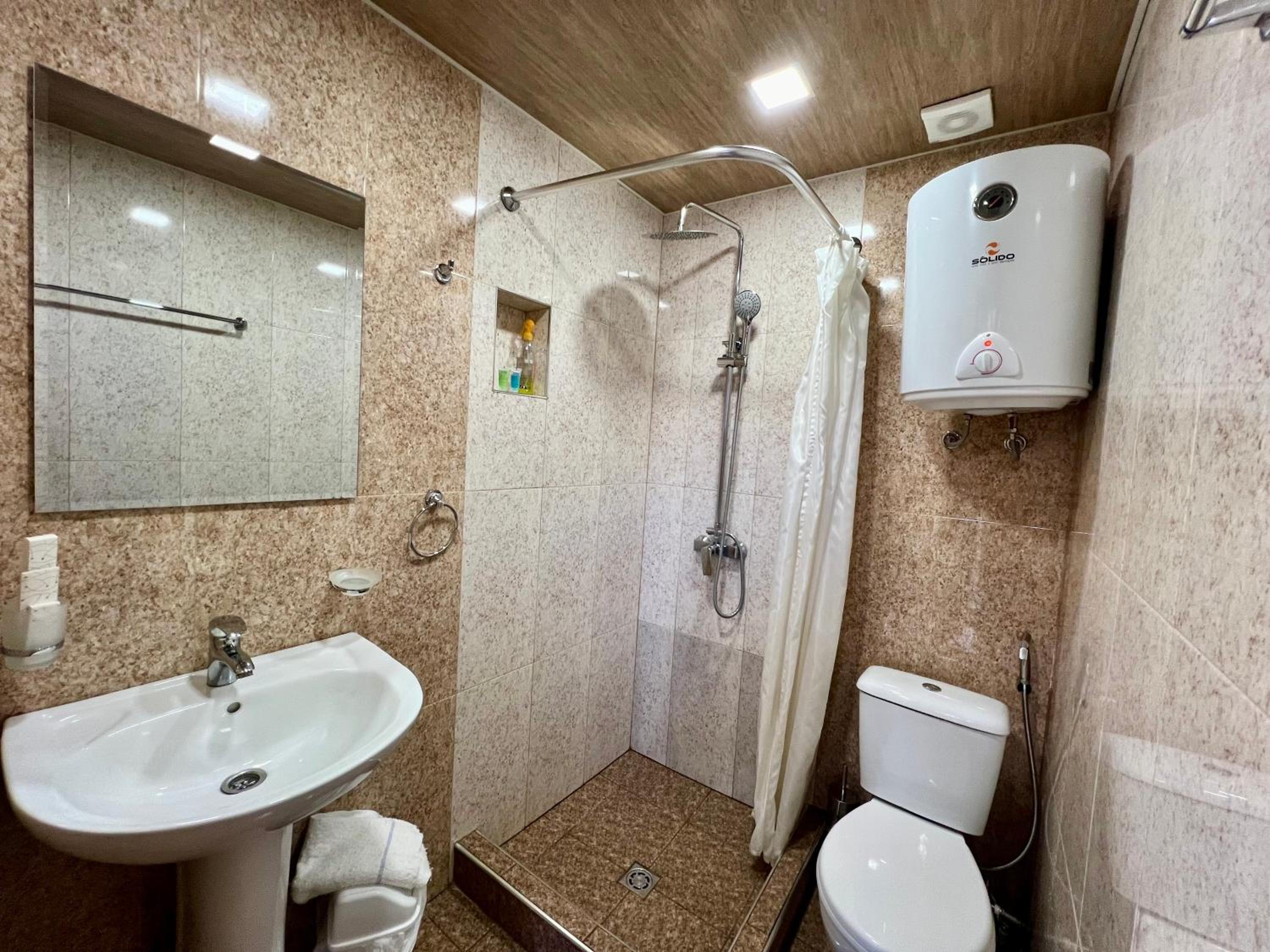Deluxe Double Room with Balcony photo 3