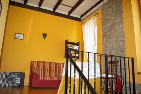 Five-Bedroom House photo 2