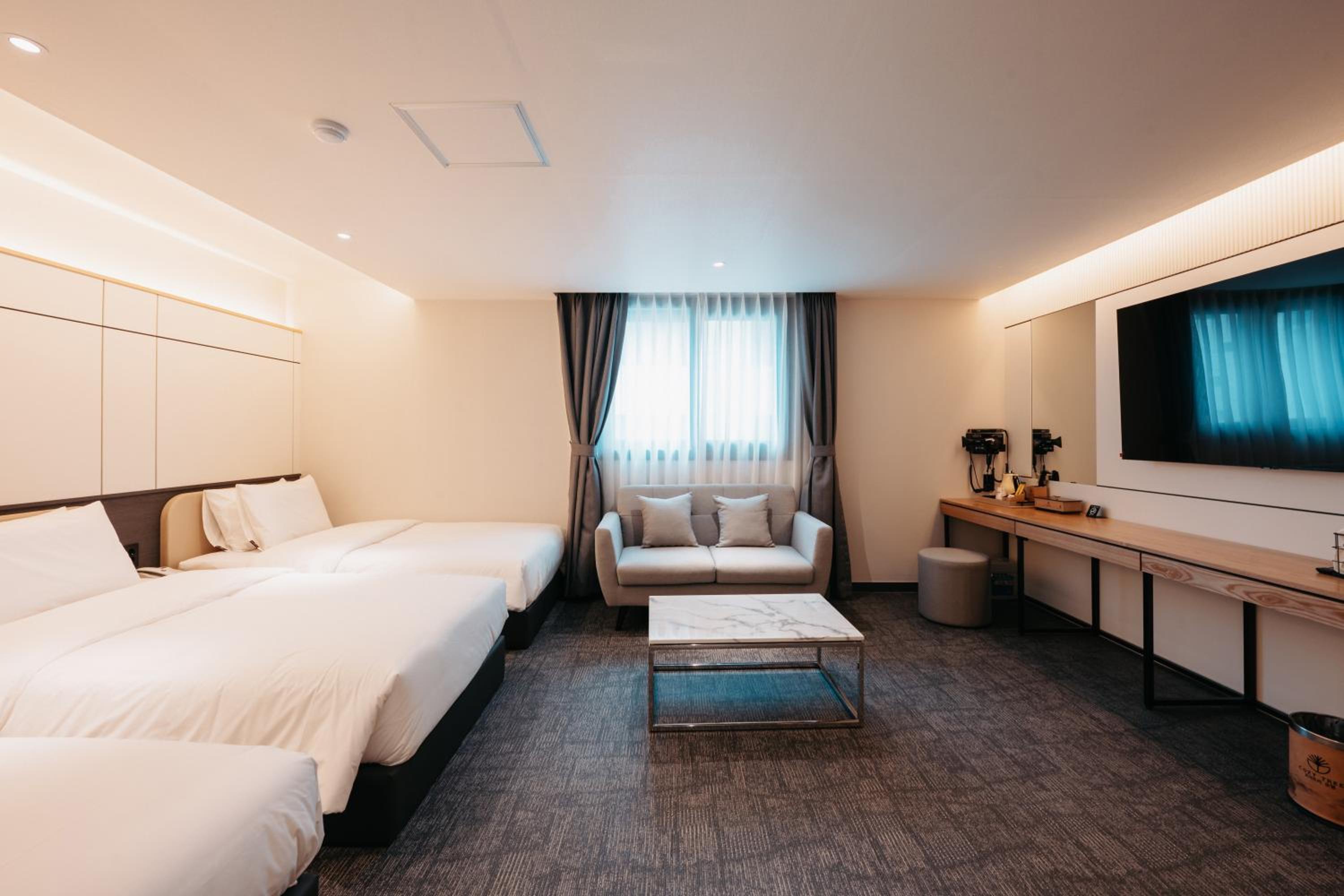 Premier Triple Room - Photo 4
