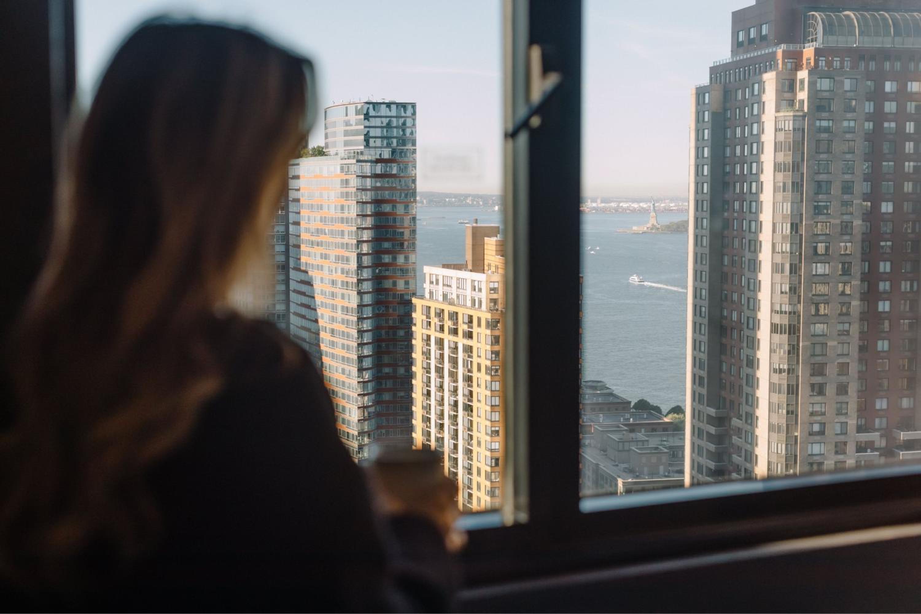 Deluxe King Room with Harbor View - Hearing Accessible thumbnail 5