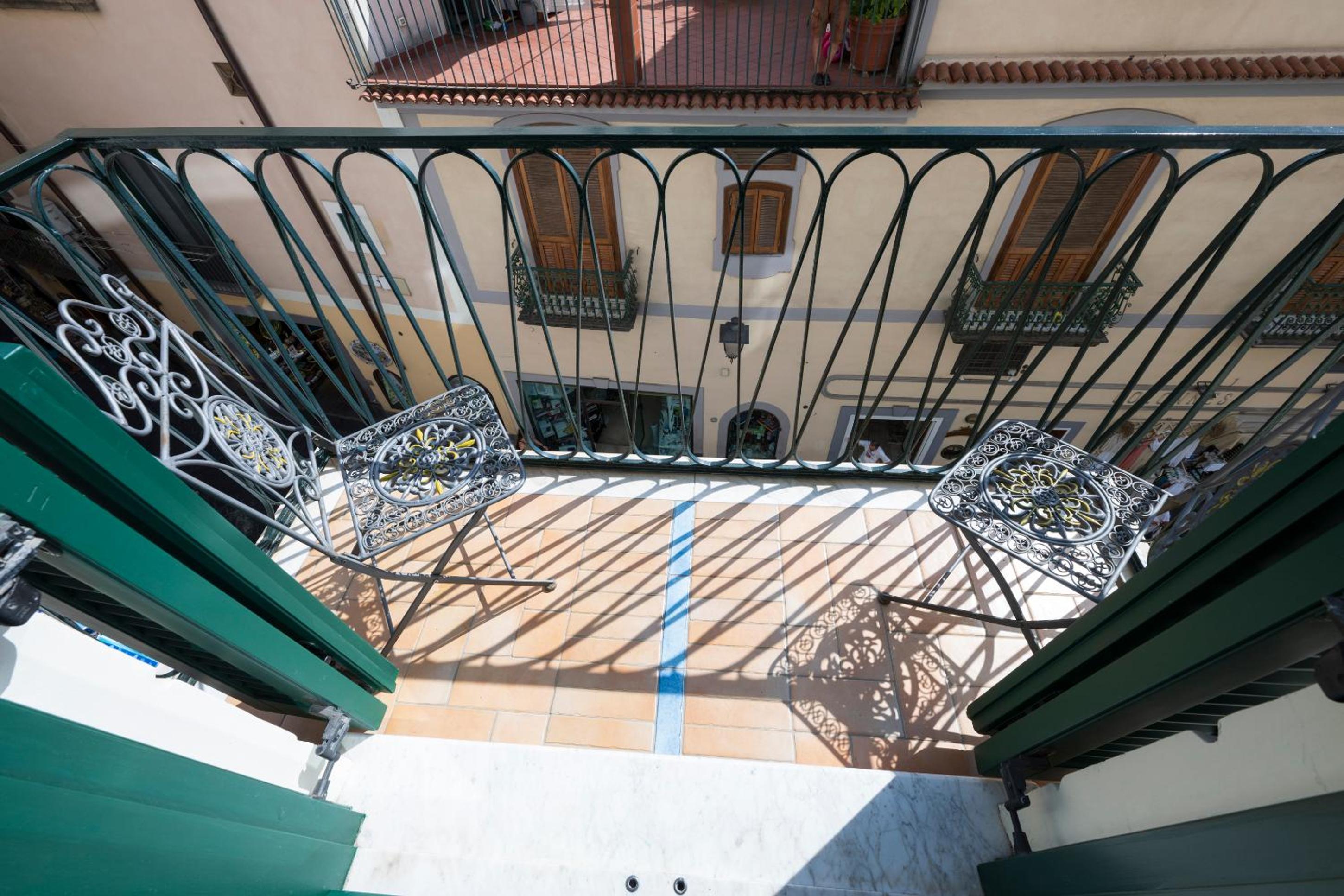 Junior Suite with Balcony - Photo 56