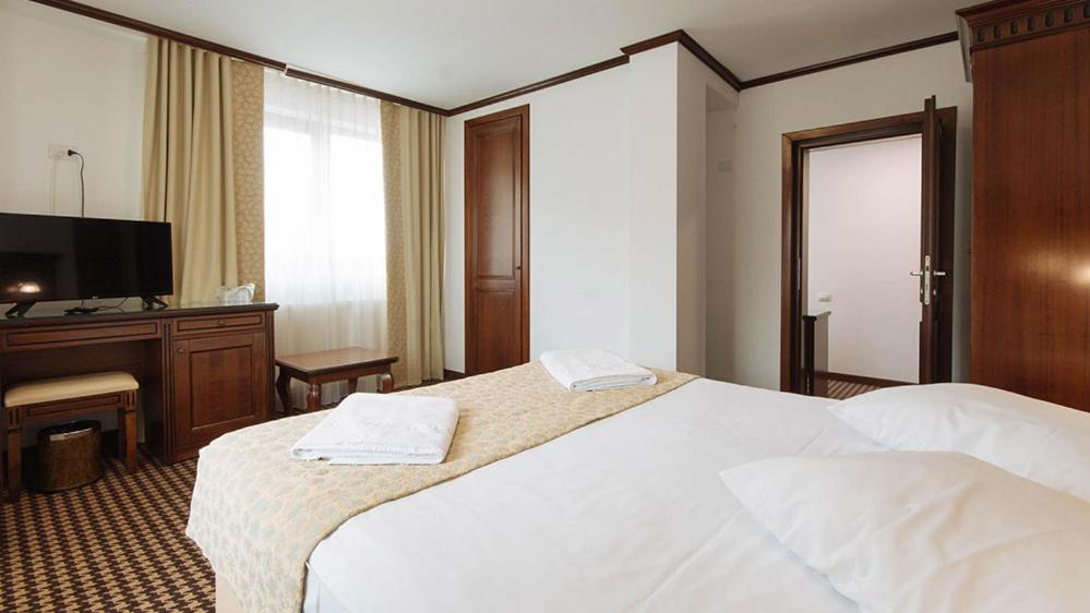 Two-Bedroom Apartment With Mountain View photo 1