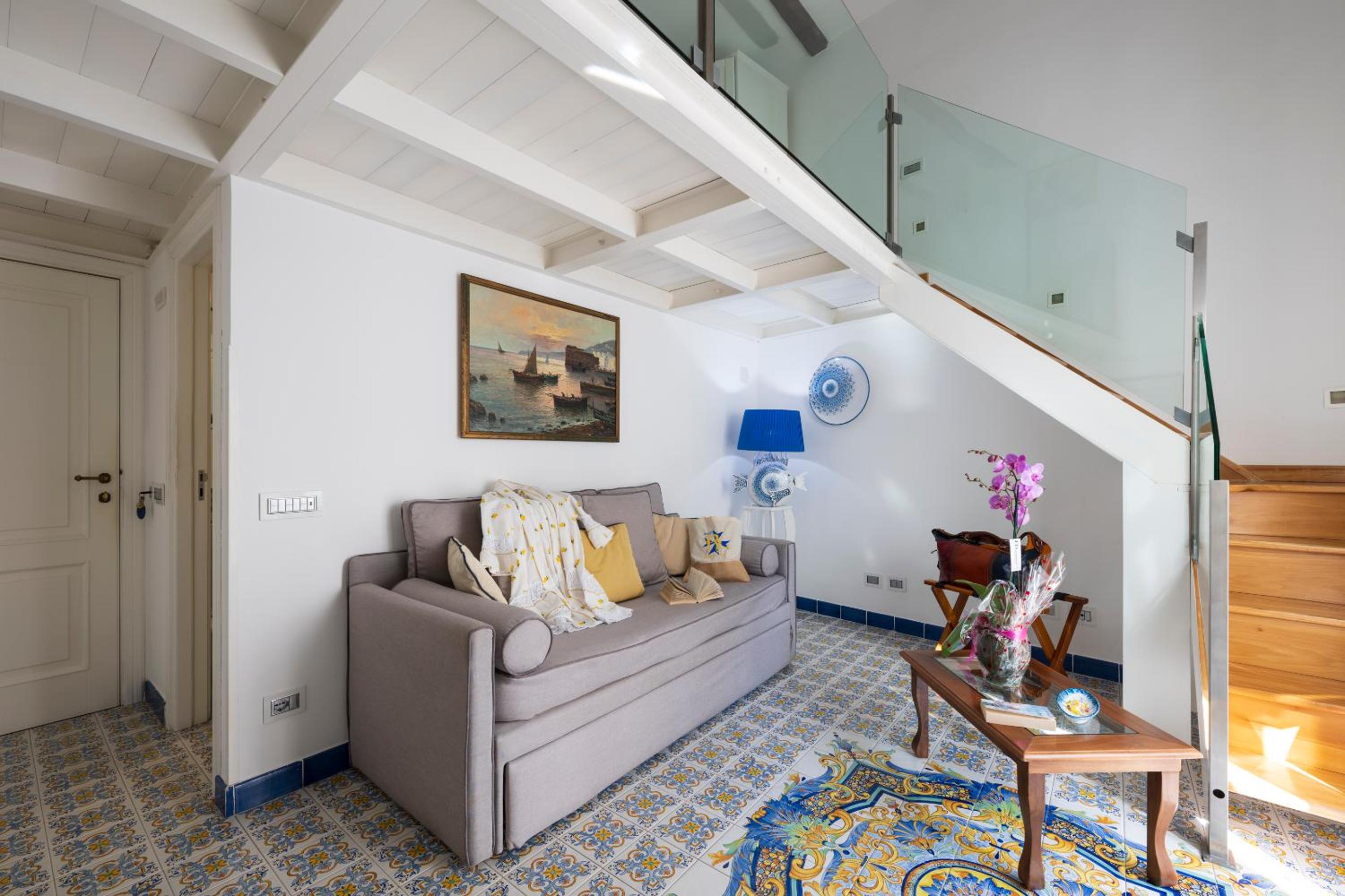 Junior Suite with Balcony - Photo 32