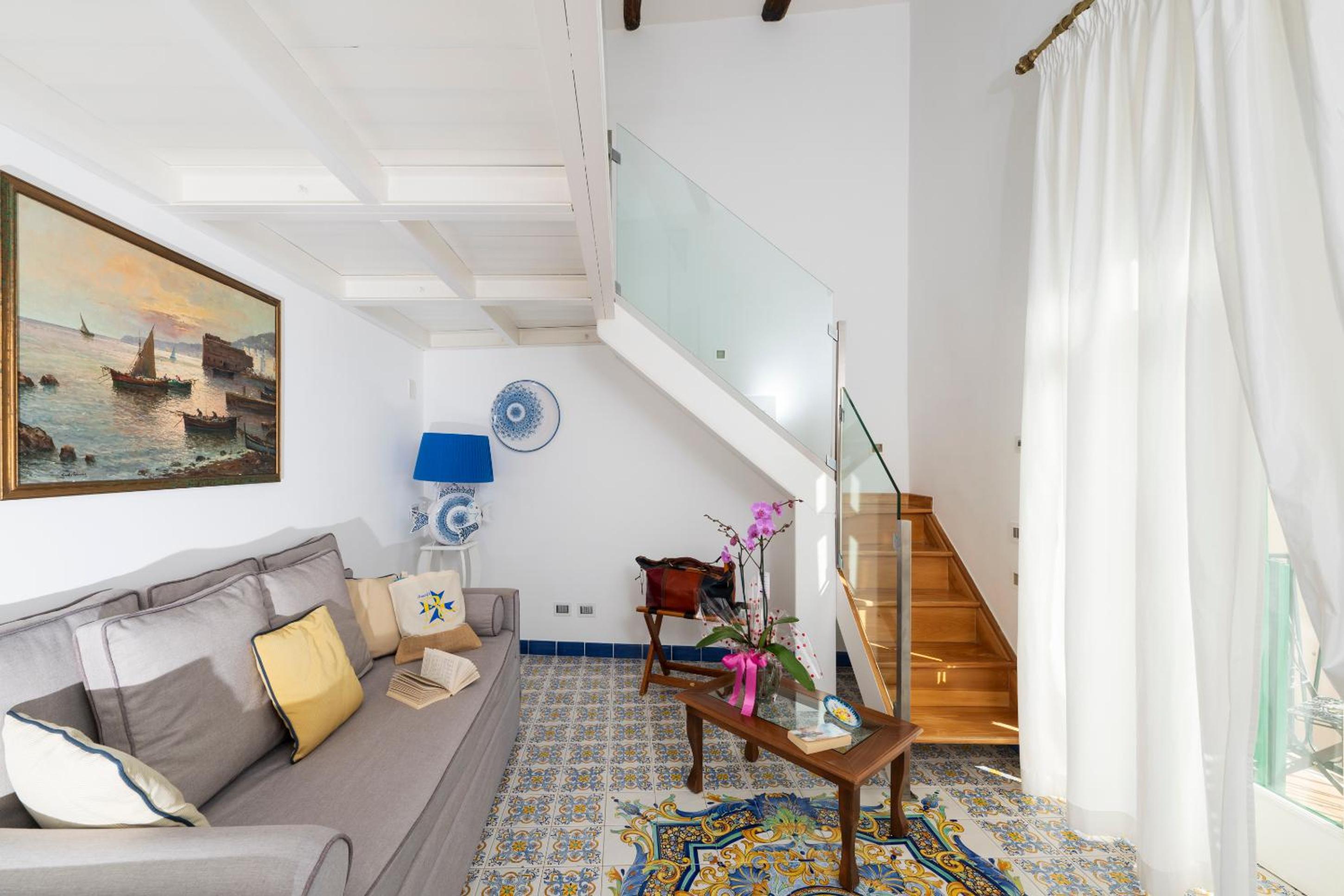 Junior Suite with Balcony - Photo 31