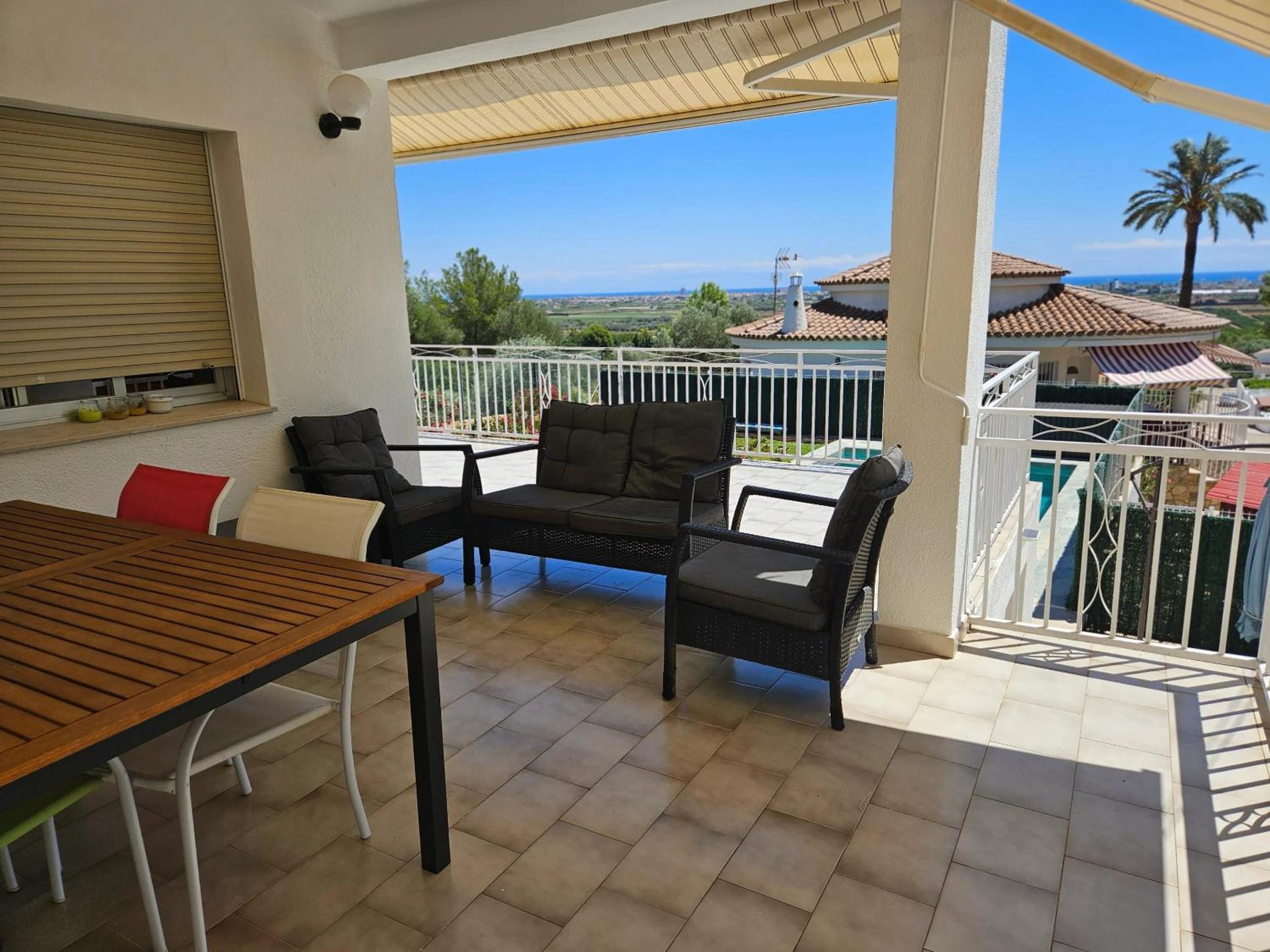 Three-Bedroom Villa photo 2