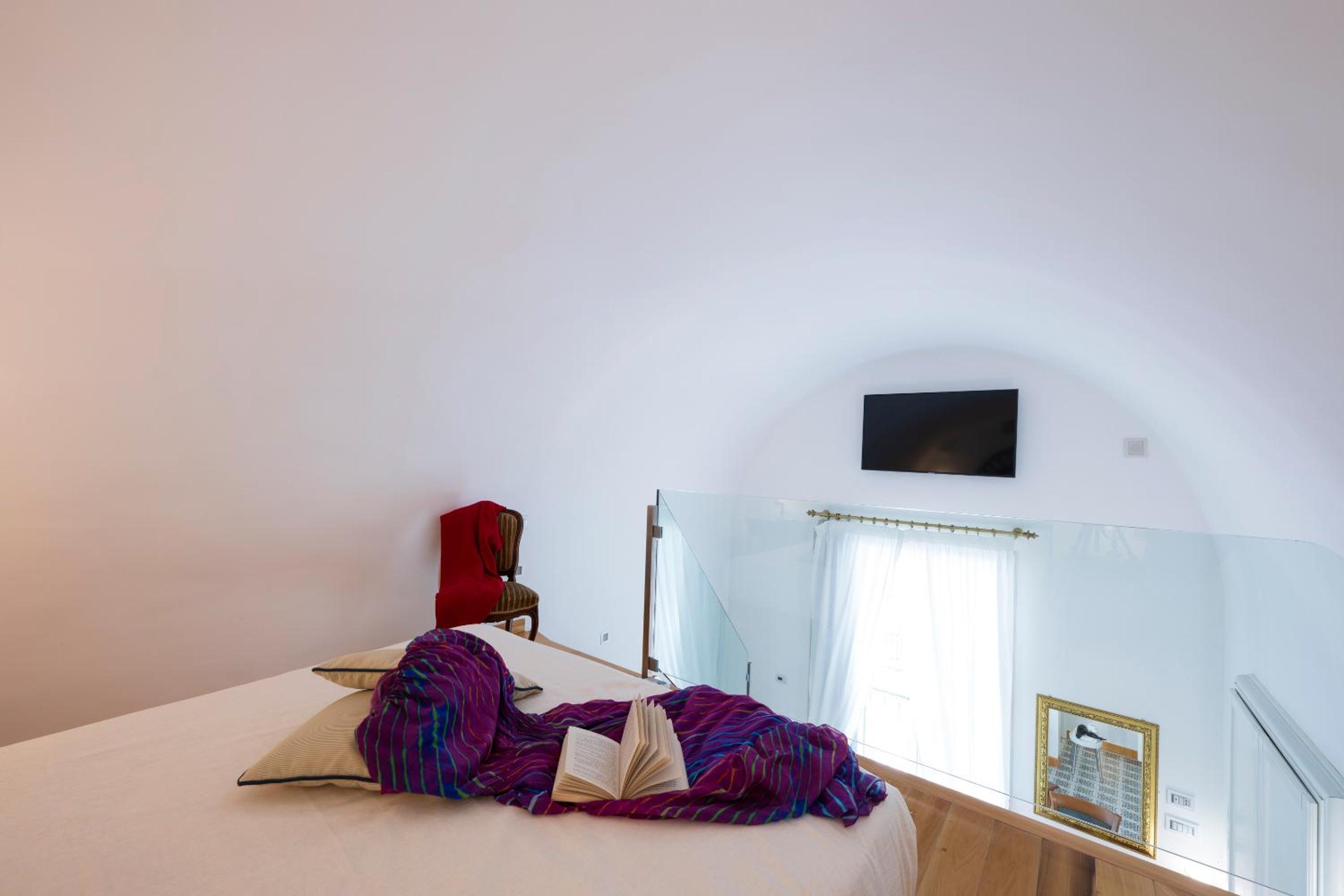 Junior Suite with Balcony - Photo 71