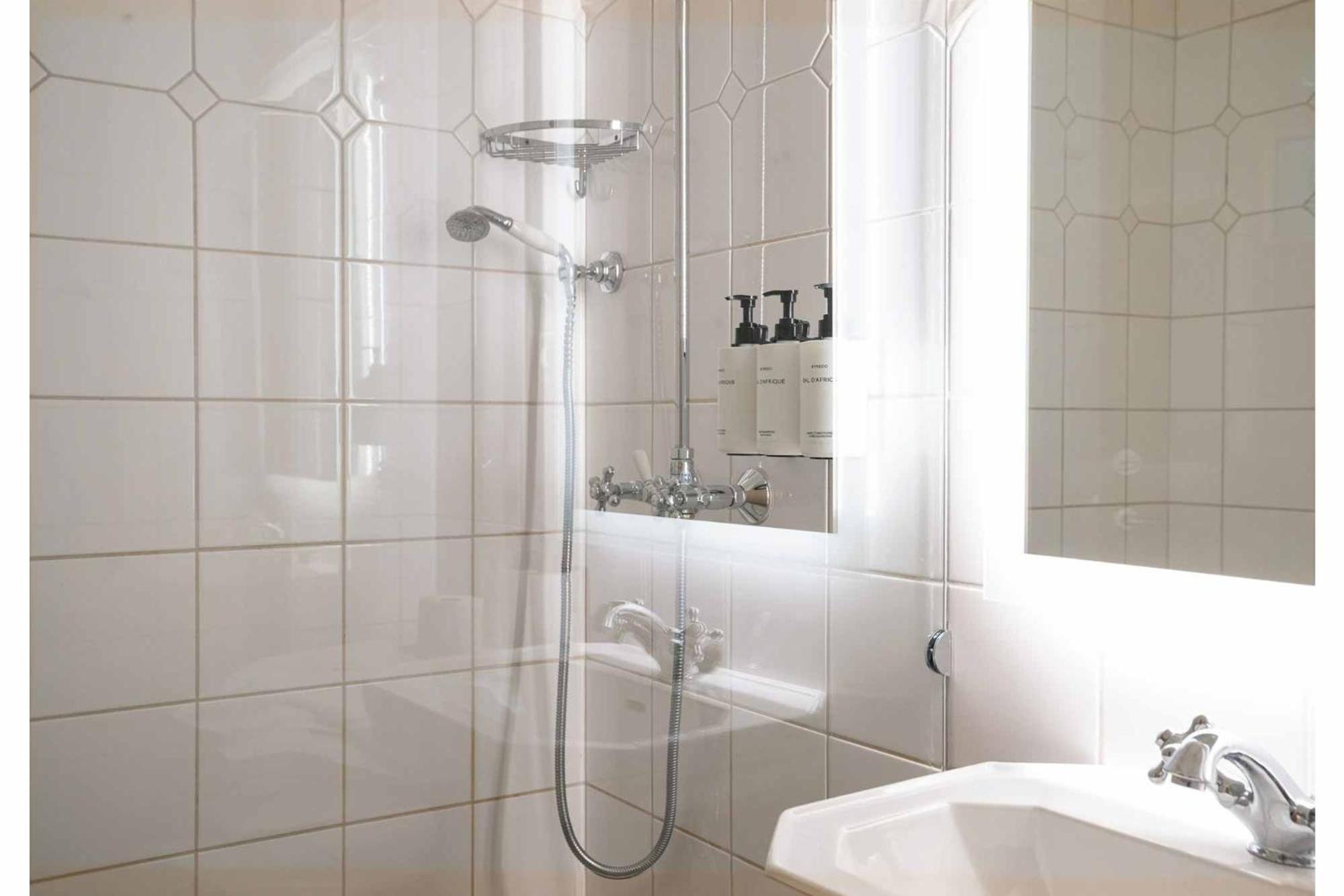 Superior Double or Twin Room with Sea View - Photo 3