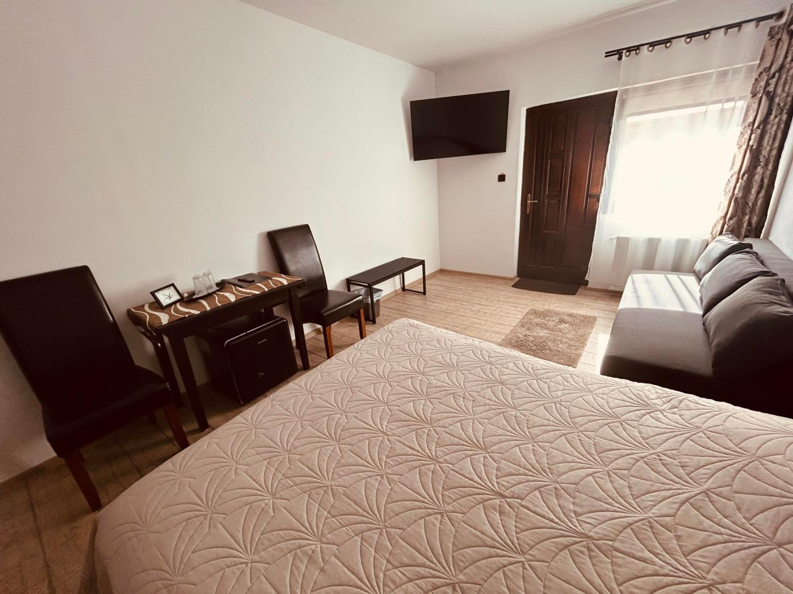 Deluxe Family Room - Photo 4