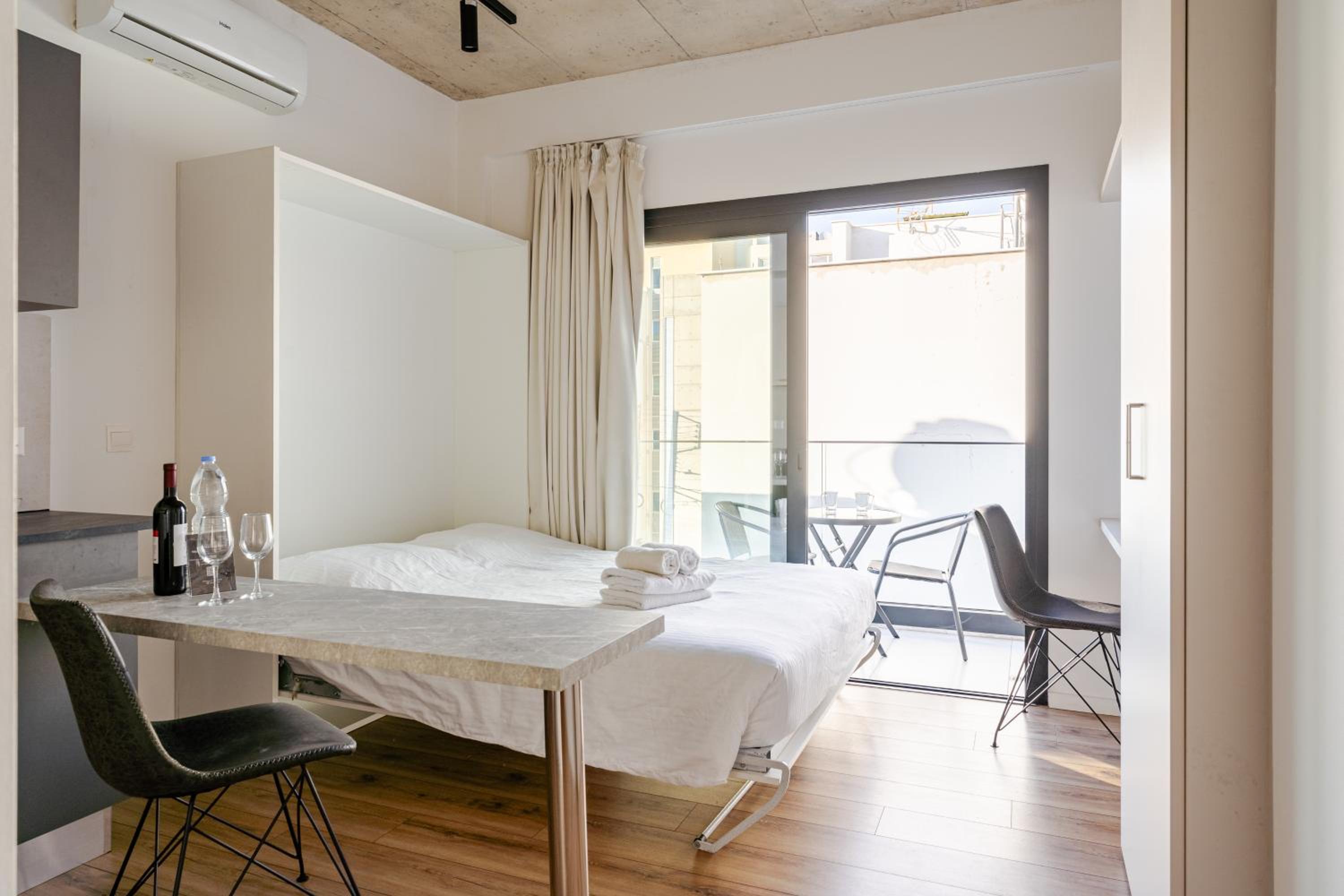 Studio Apartment photo 1