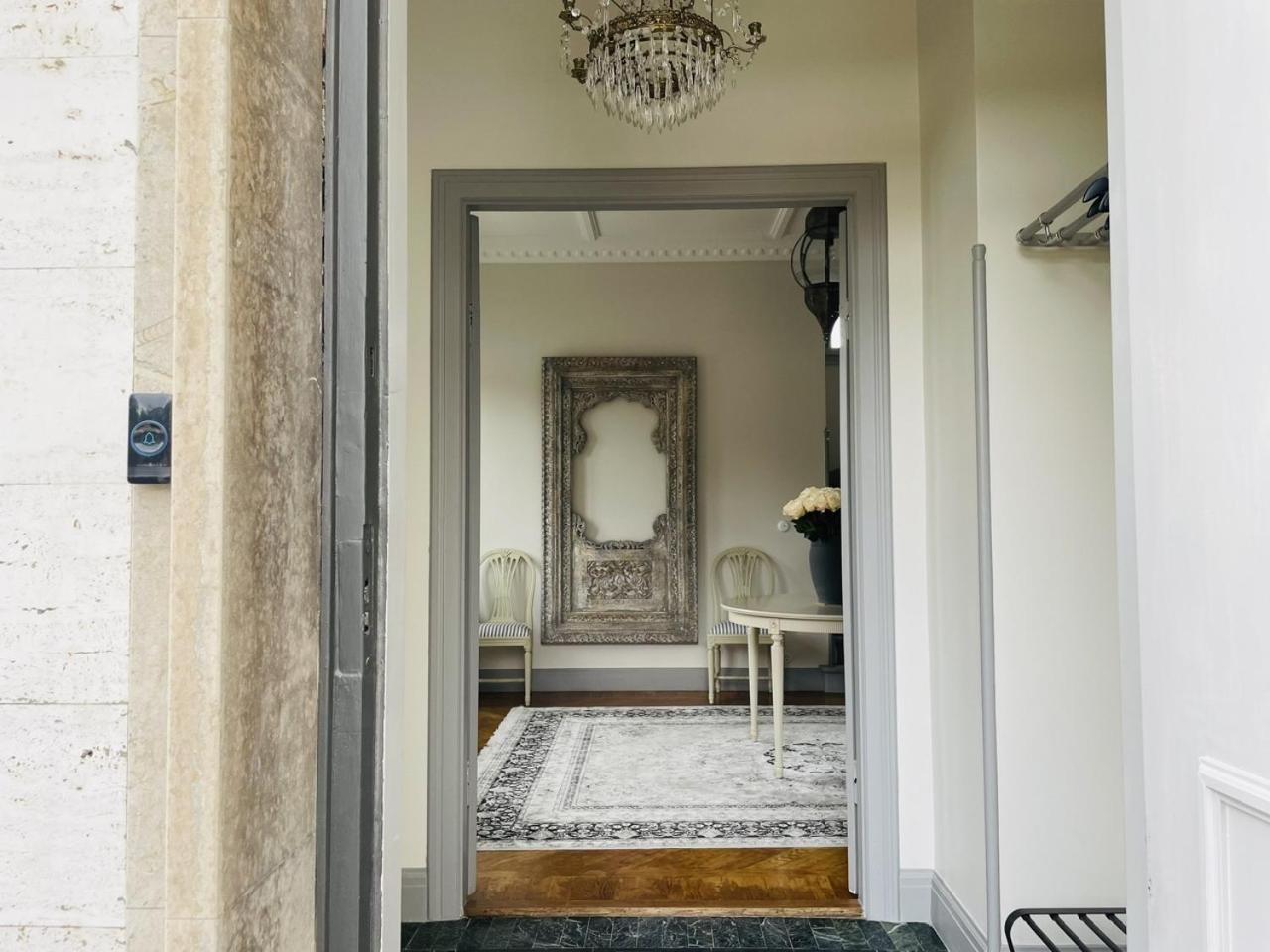 Villa photo 1