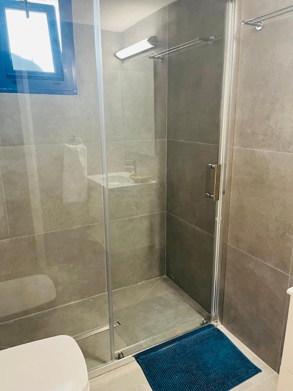 Two-Bedroom Apartment with Sea View photo 3